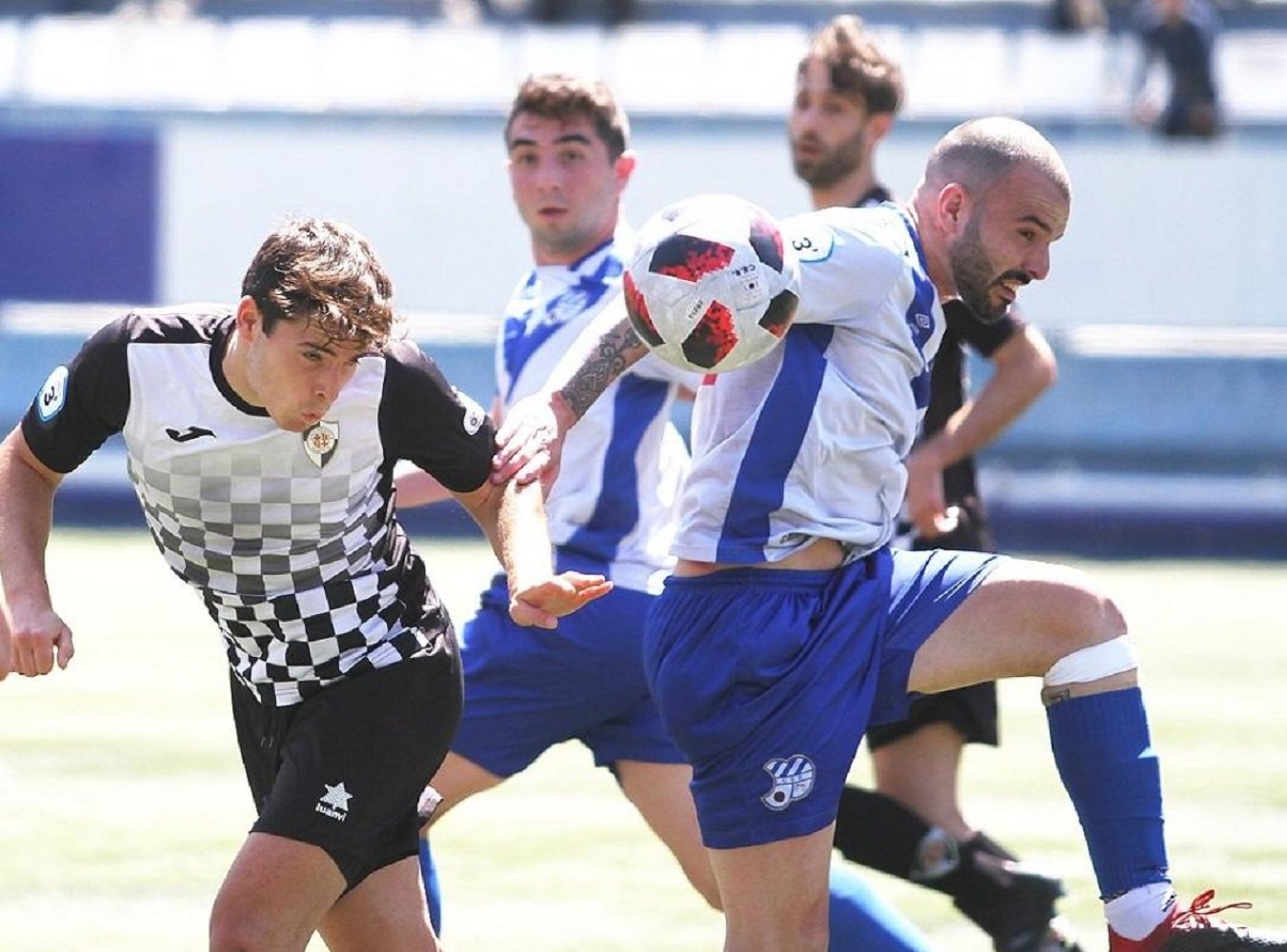 Un equip extremeny, rival de l'Horta, sorprèn la xarxa piulant en català