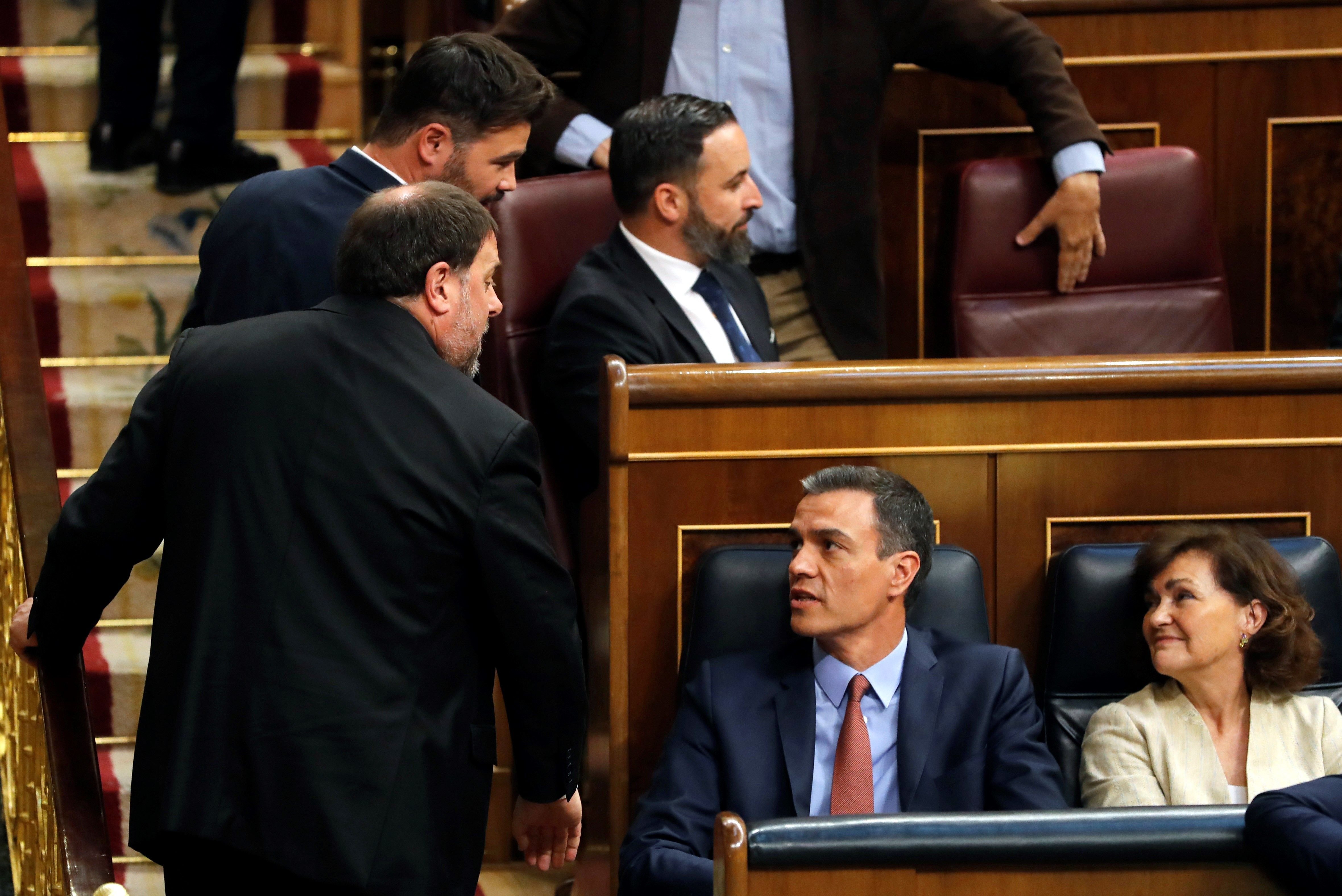 Storm over Junqueras' "we need to talk" to Sánchez