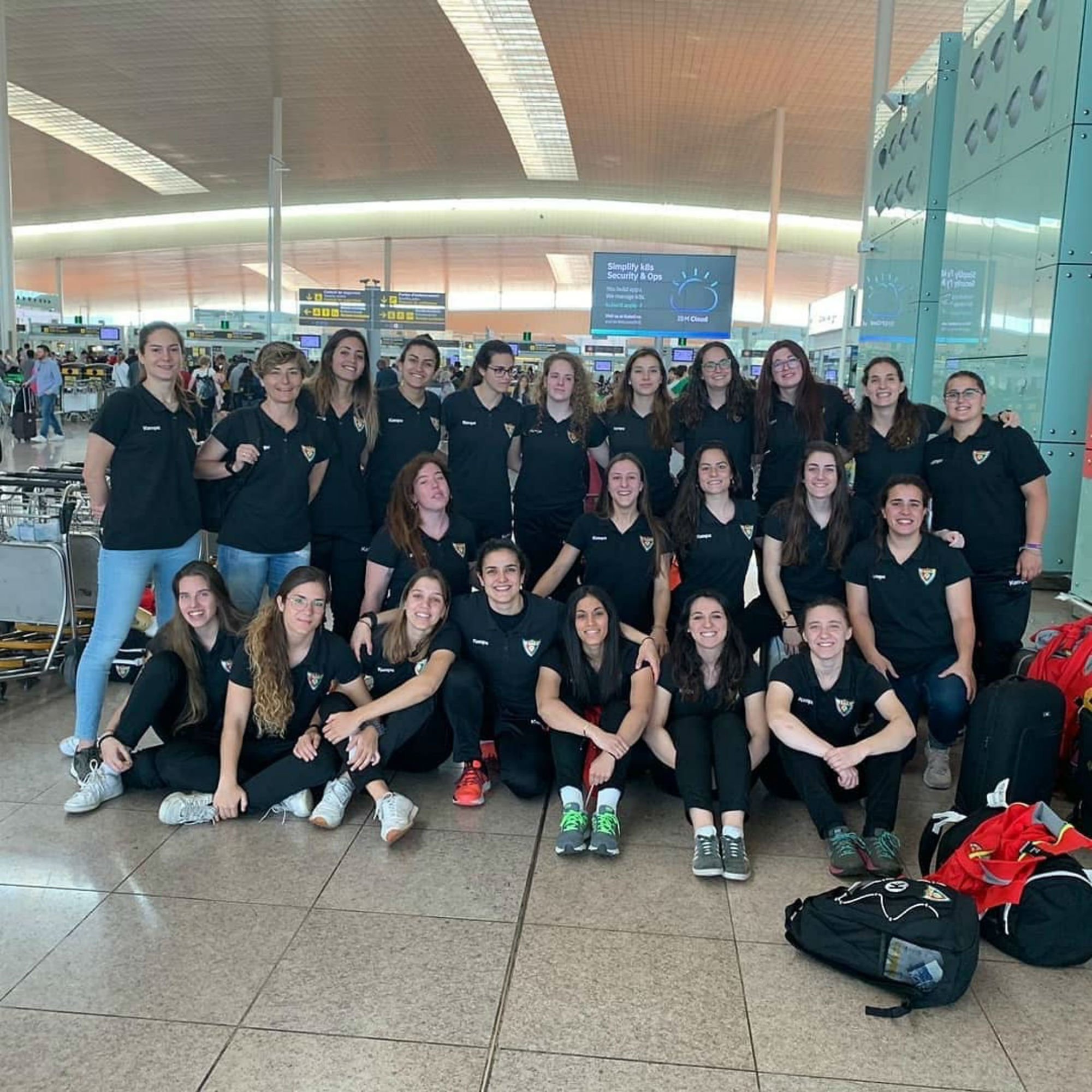 L’Handbol Sant Quirze vola cap a les Canàries amb el somni de l’ascens a Divisió d’Honor