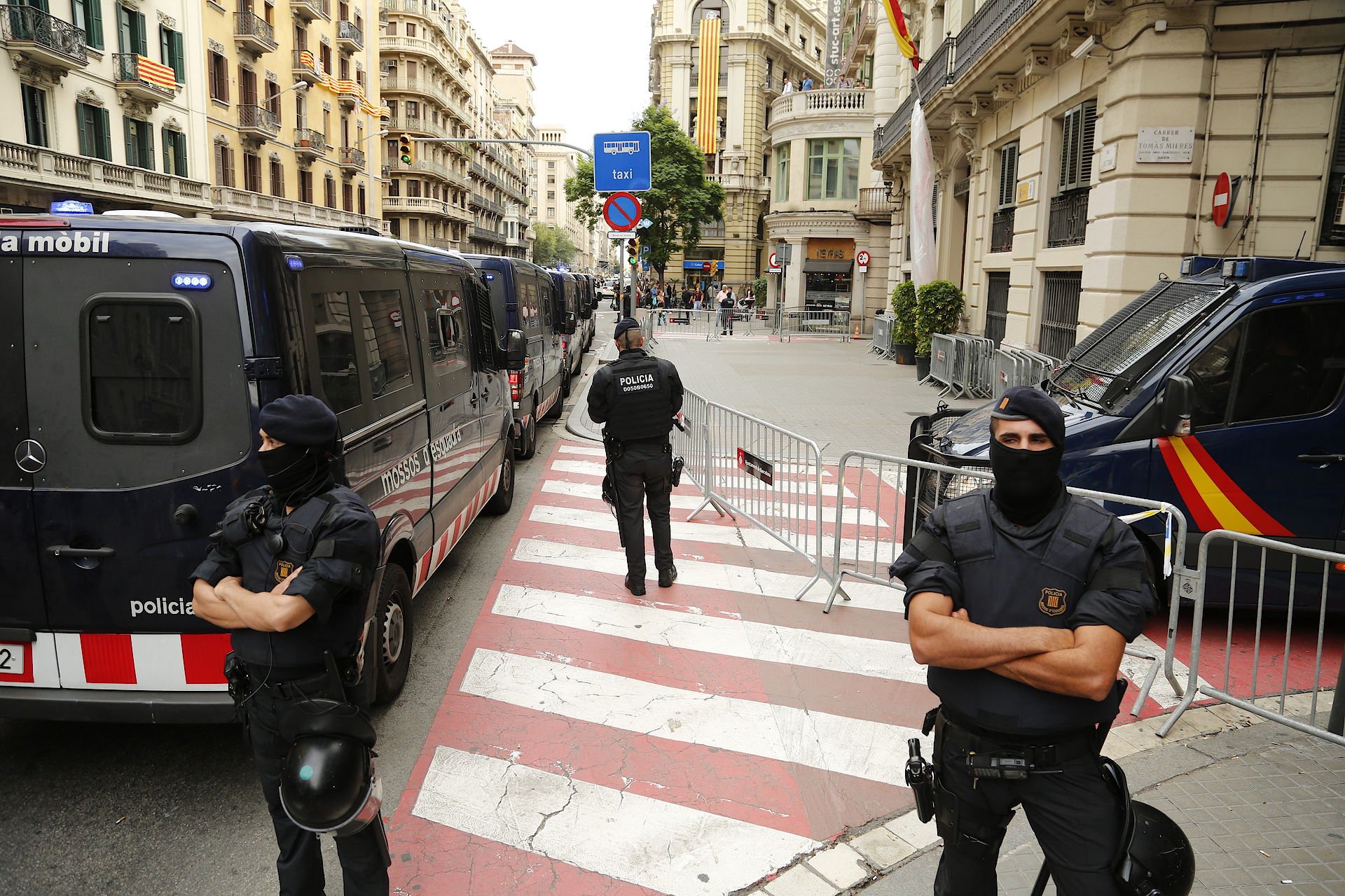 Catalunya recibirá 622 agentes noveles para cubrir la fuga de policías españoles