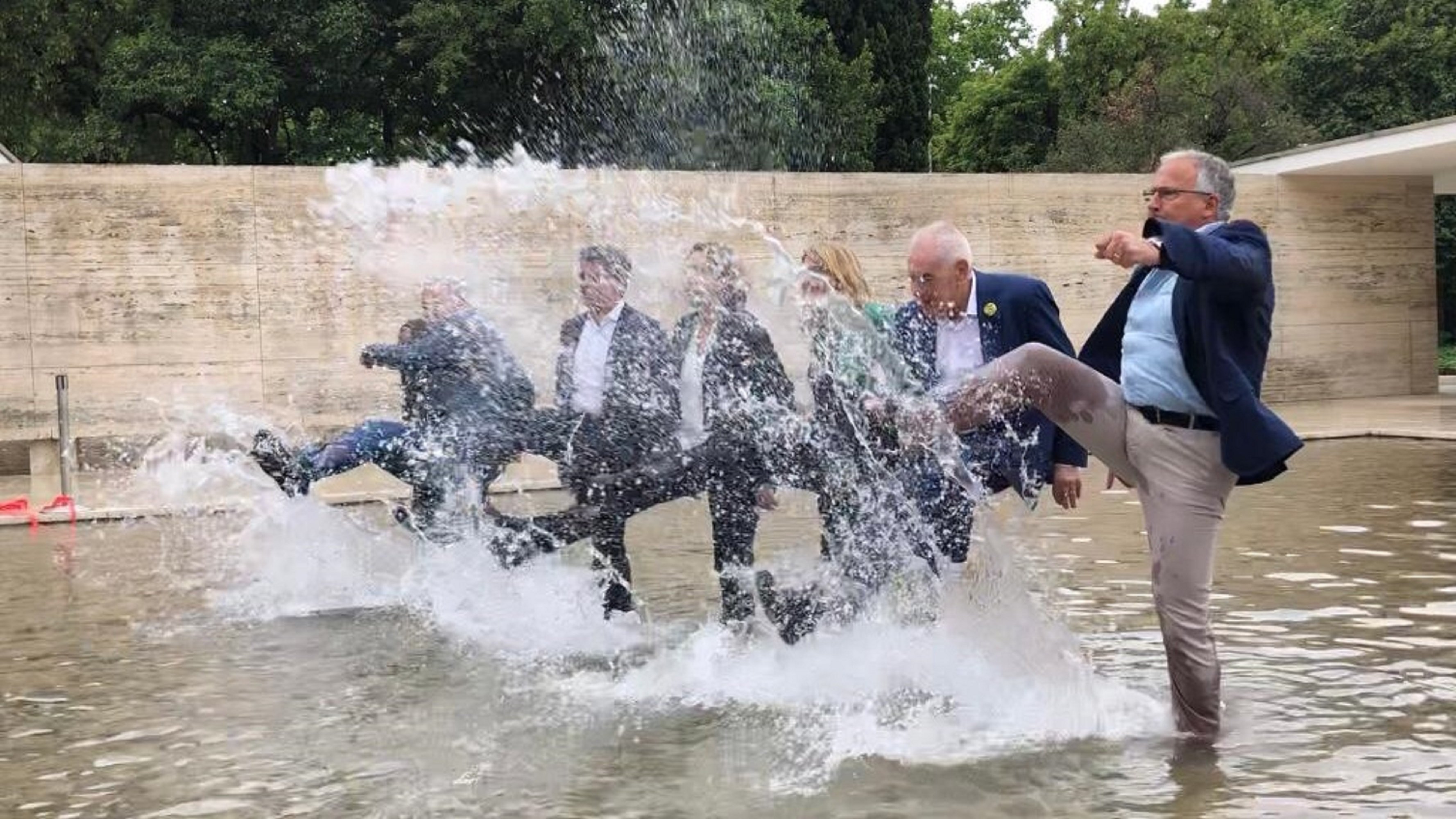 L'enganxada entre Bou i Artadi a les fotografies dels candidats