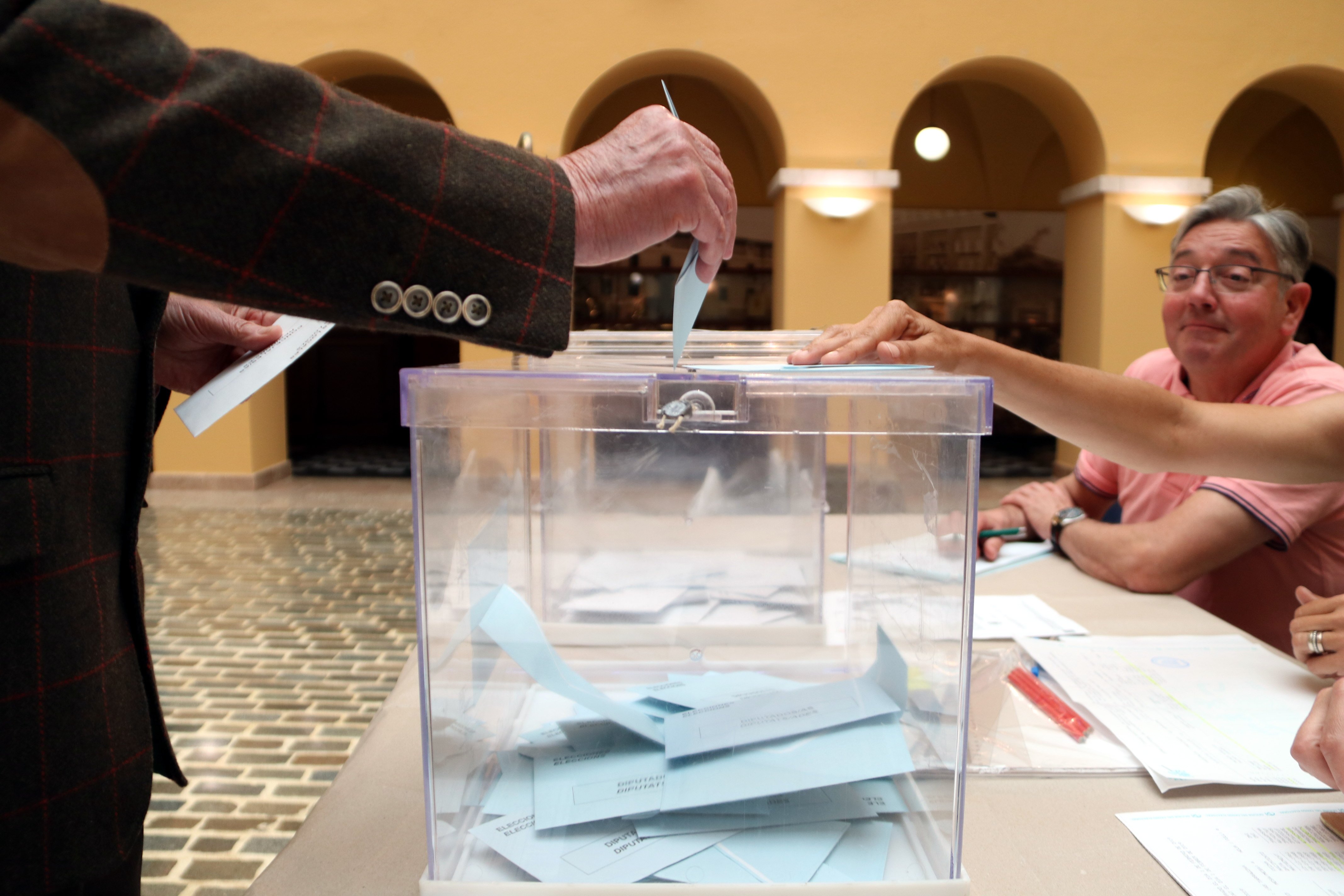 Elecciones en pandemia: así prepara Catalunya el 14-F
