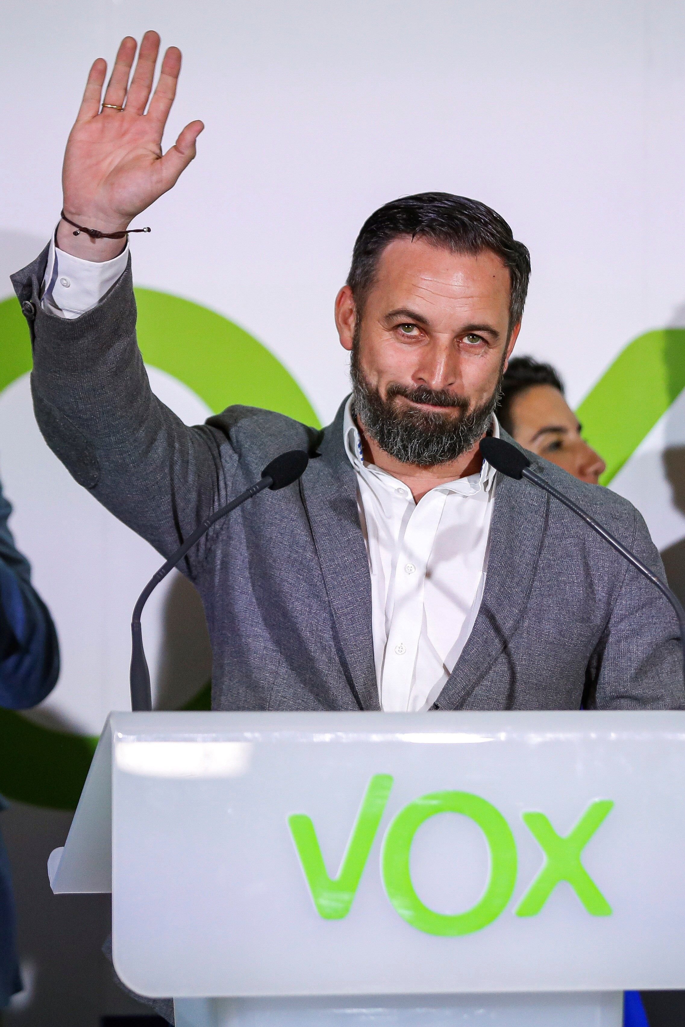 Abascal adverteix que Vox farà valer els seus vots per formar governs
