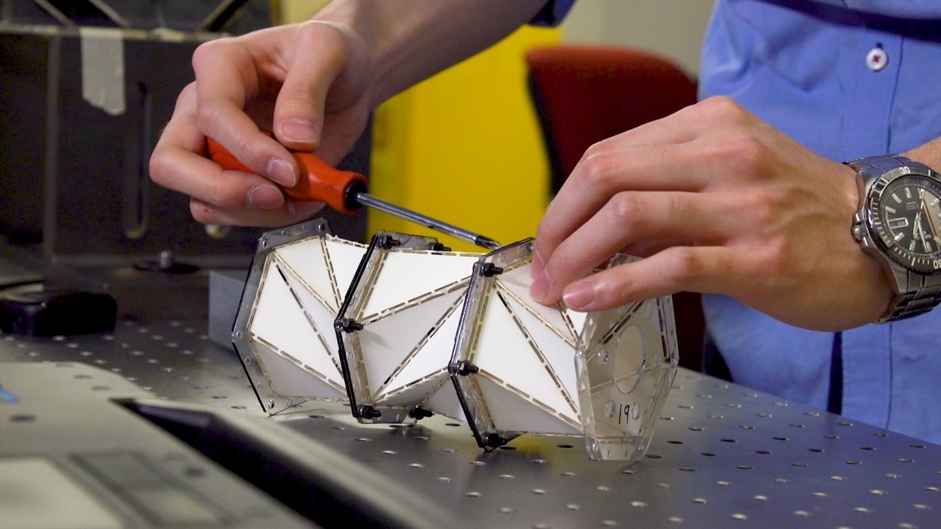 Què té a veure l'origami amb els coets espacials?