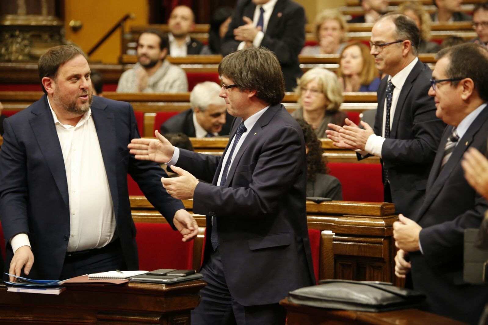 El bon rotllo de Puigdemont i Junqueras després dels pressupostos
