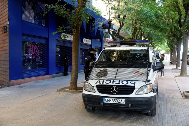 Policía Nacional suyo Huesca fútbol EFE