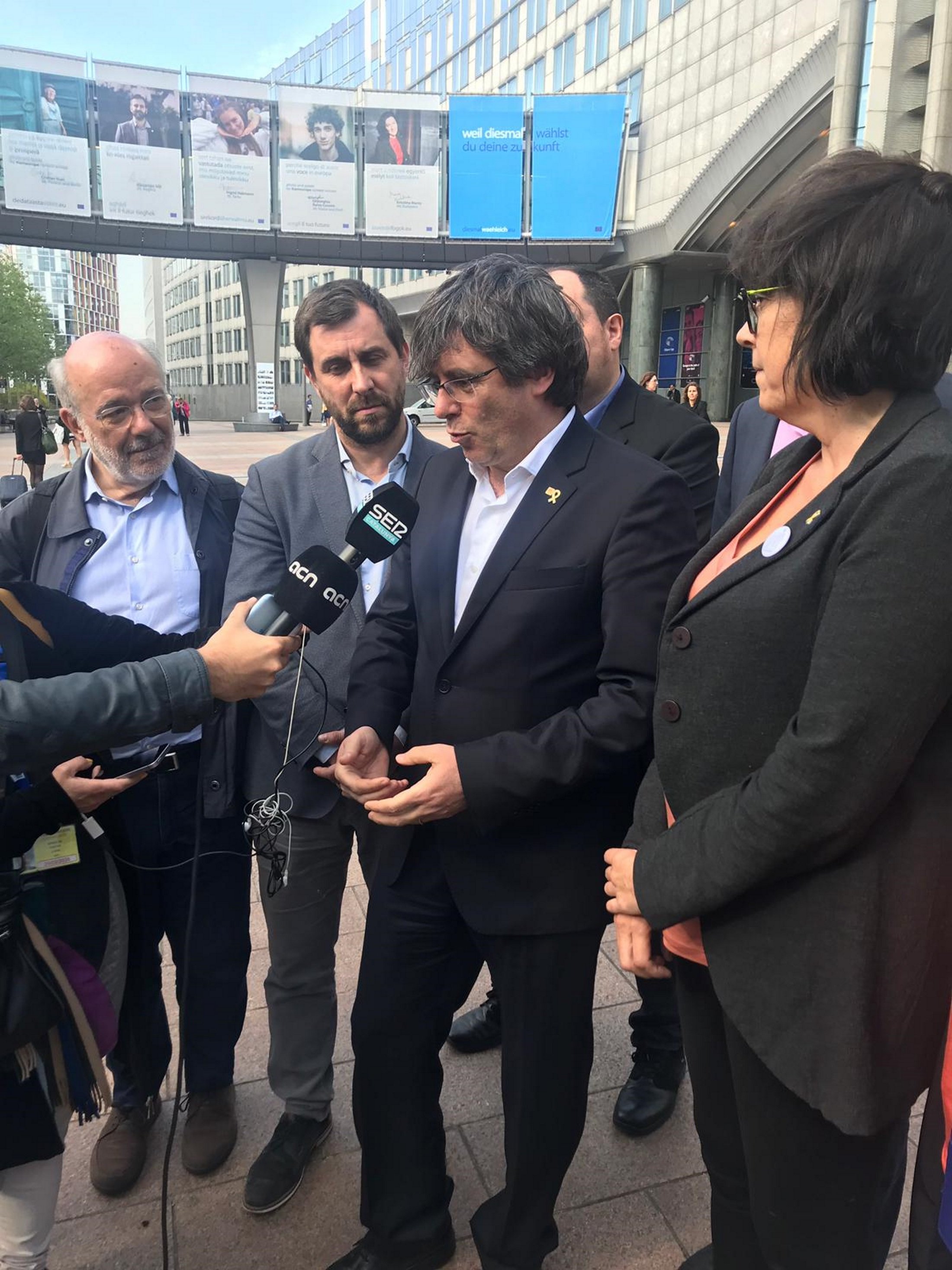 Impedeixen a Puigdemont i Comín entrar al Parlament Europeu