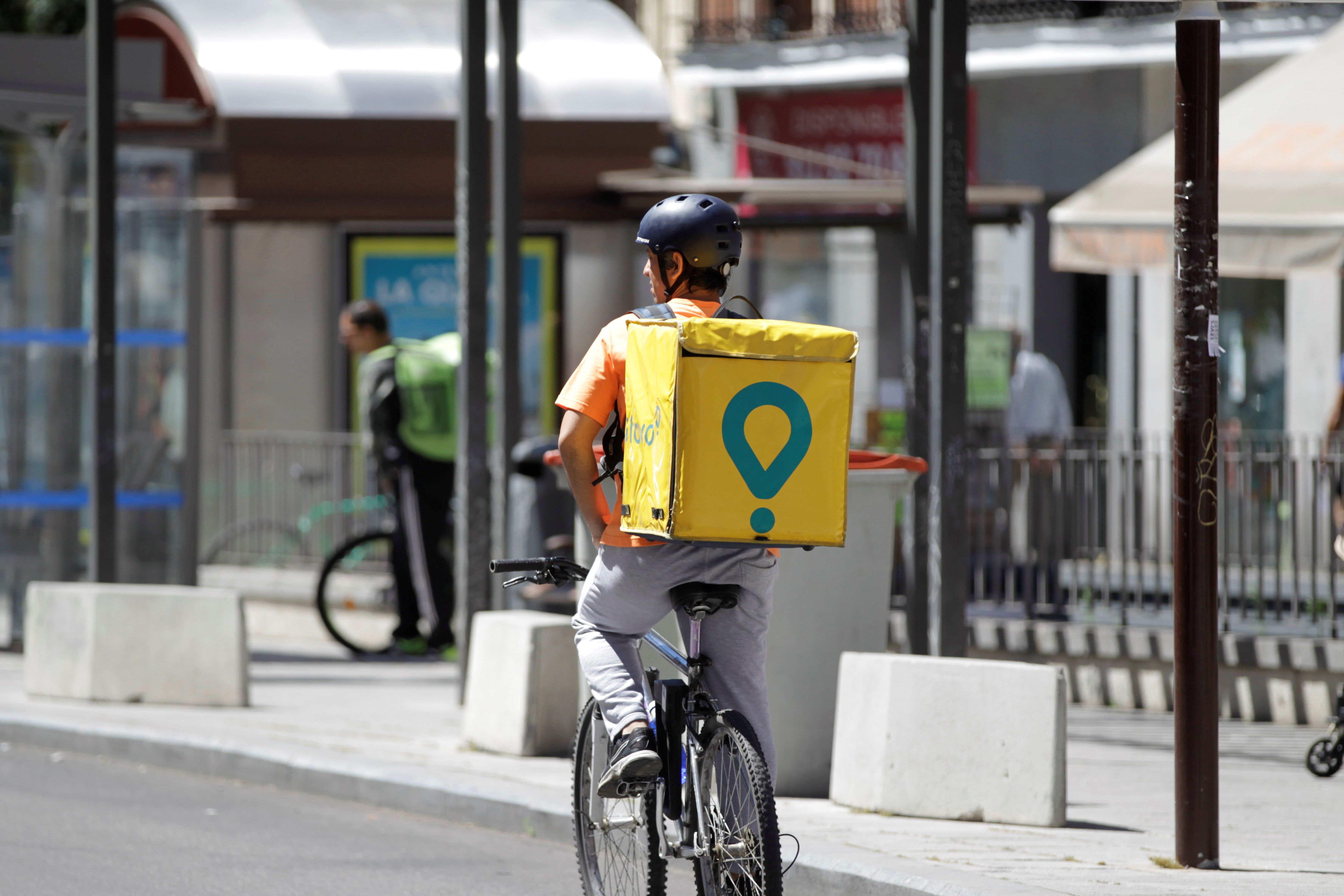 Vídeo | 'Riders' de todo el mundo recuerdan al trabajador de Glovo muerto en Barcelona