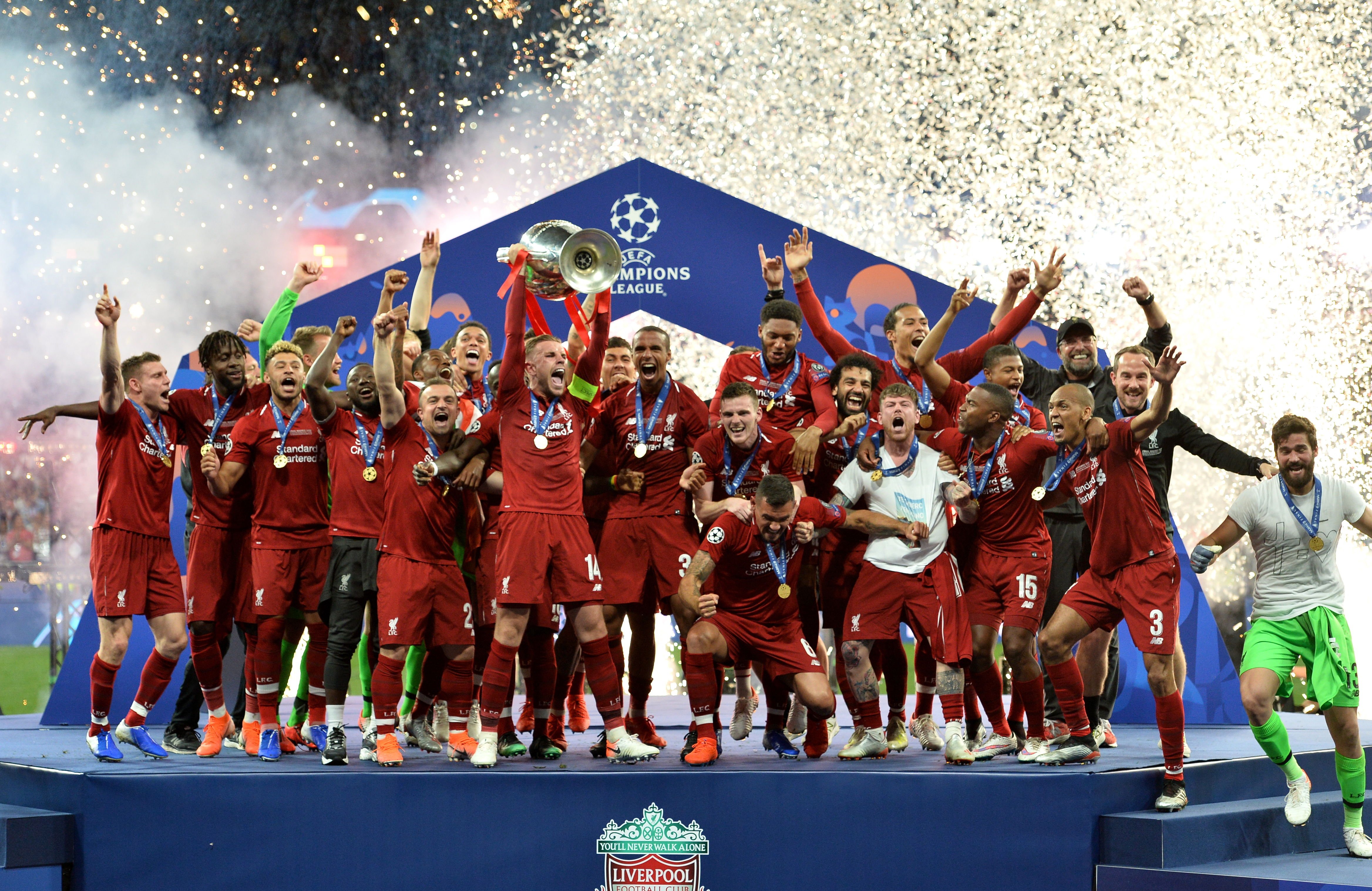 El Liverpool abraza su sexta Champions después del milagro de Anfield (0-2)
