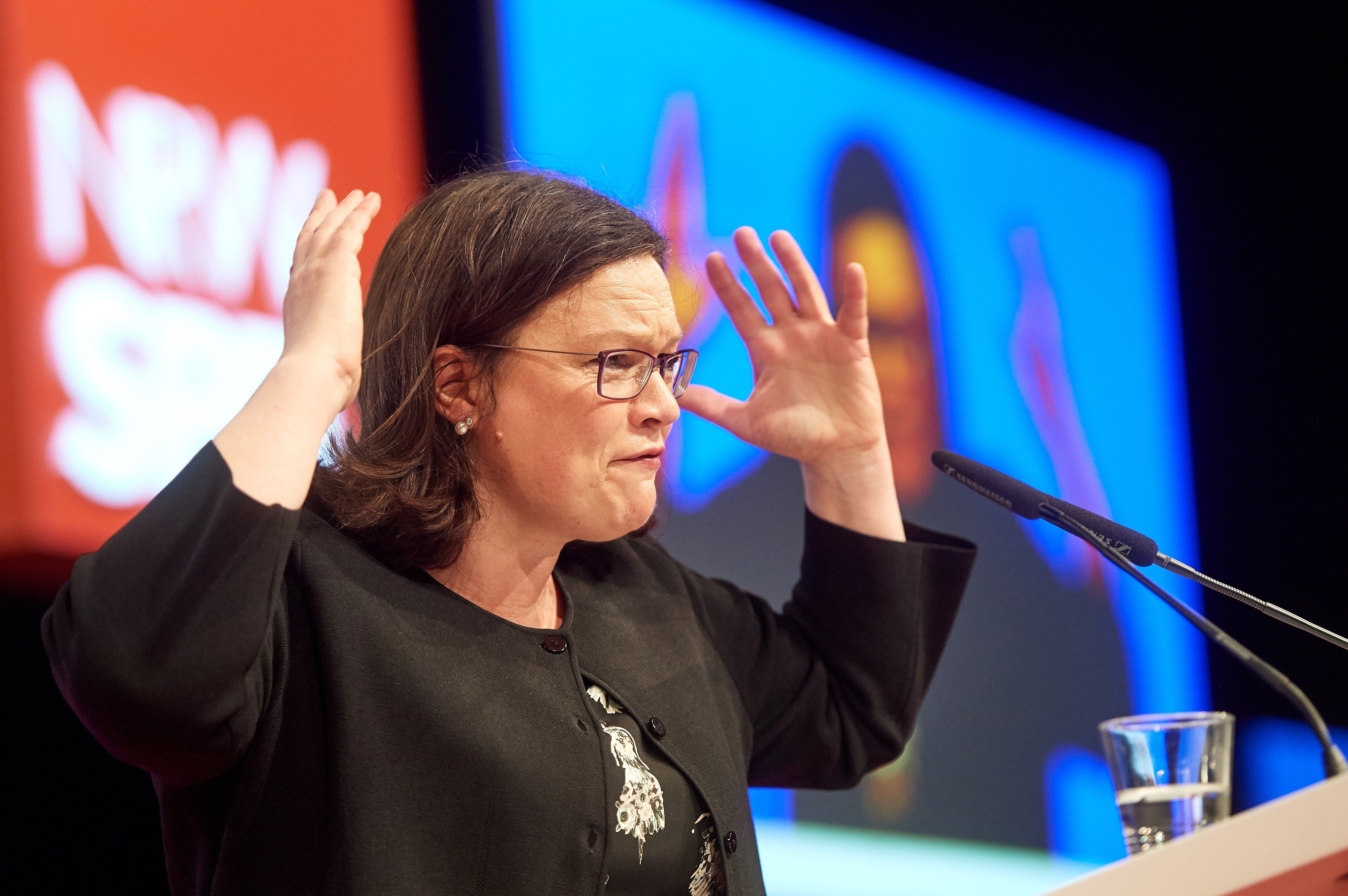 Dimite Andrea Nahles, socia de Merkel en el gobierno y líder del SPD