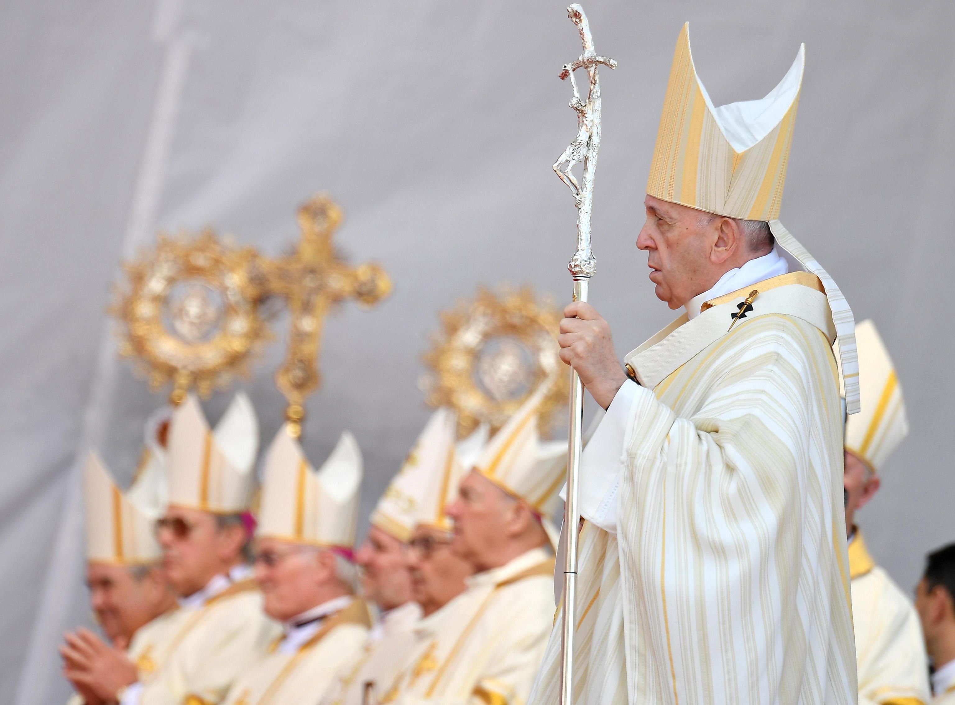 El Papa beatifica set bisbes torturats pels comunistes a Romania