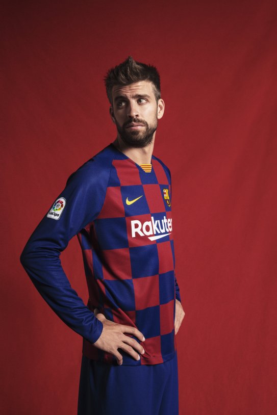 Piqué Barça samarreta escacada FC Barcelona