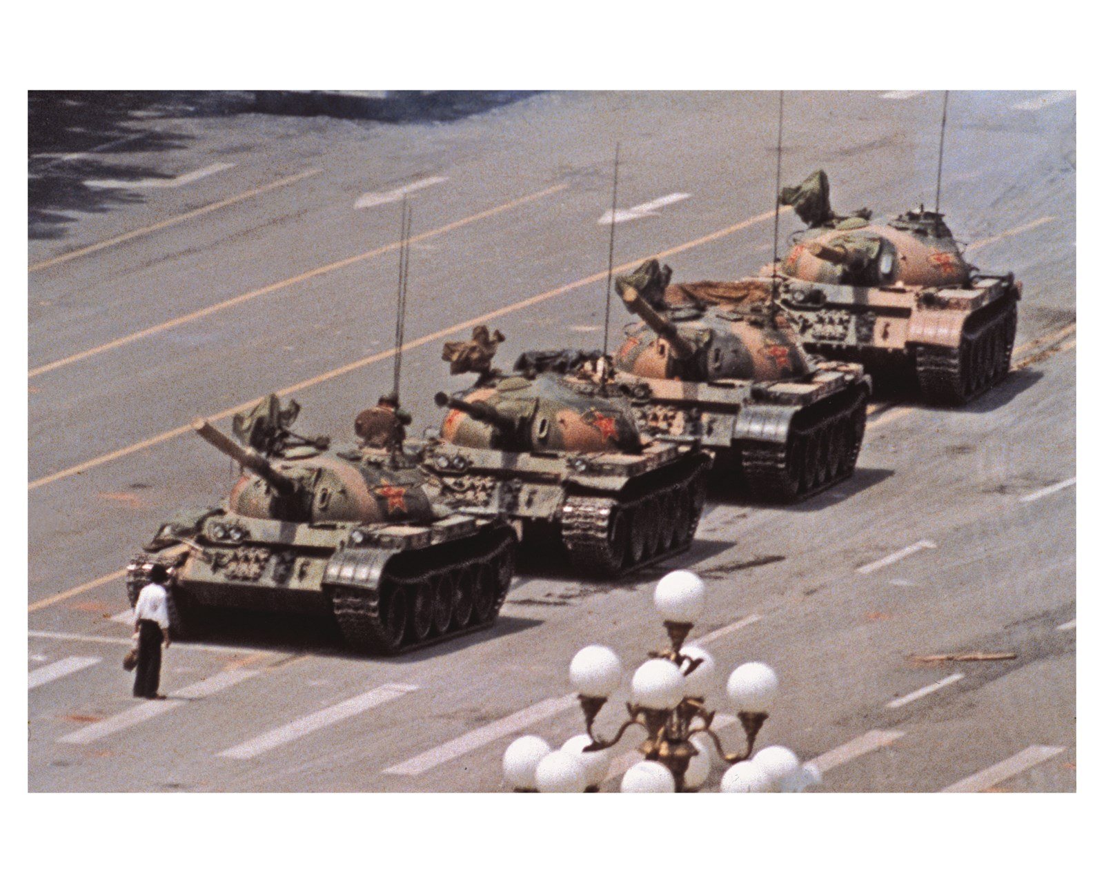 La historia tras la icónica foto de Tiananmen