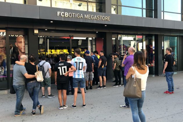 turistes botiga barça pau cusi