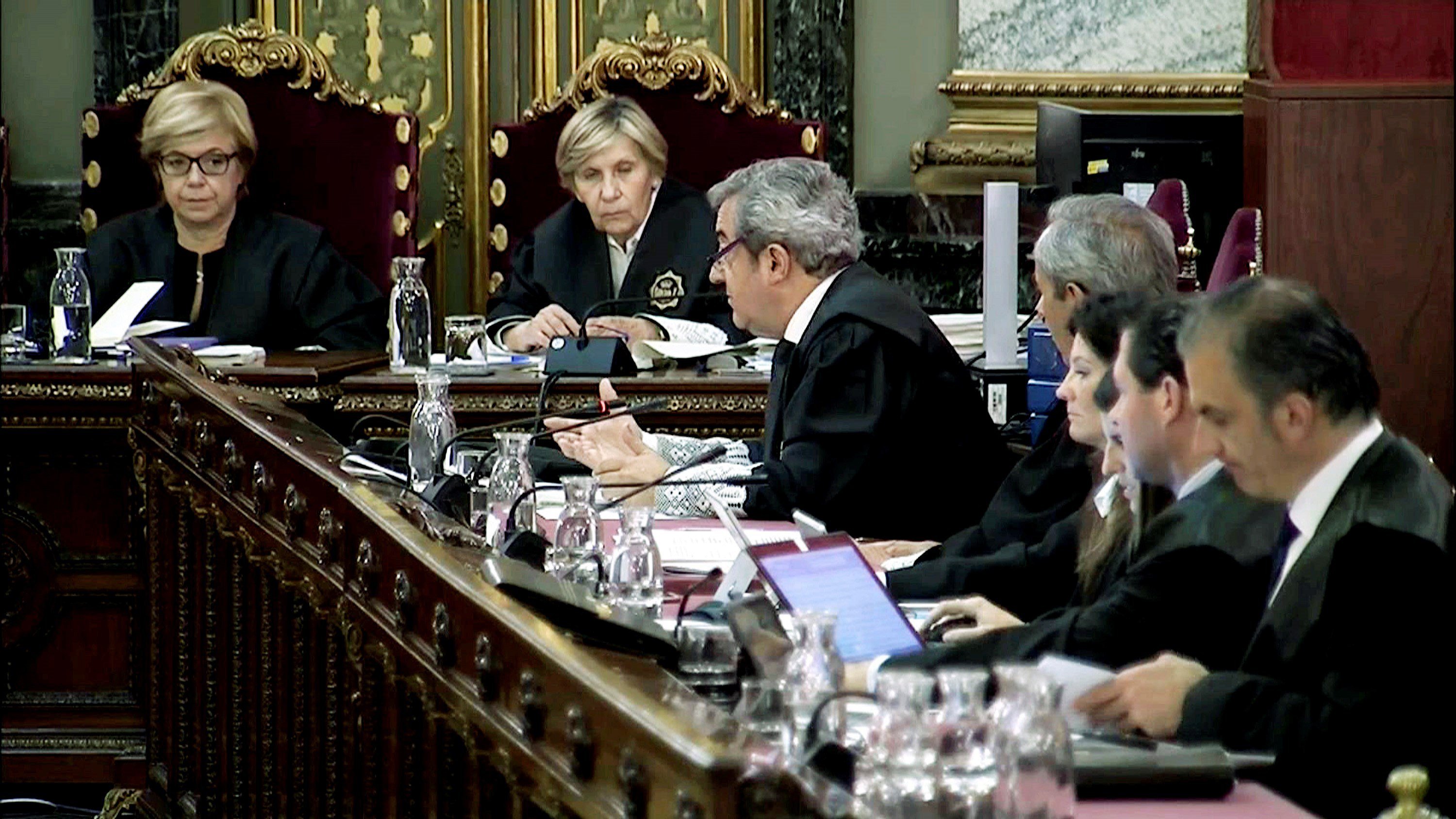 Supreme Court prosecutors accuse Catalan prisoners of a coup d'état