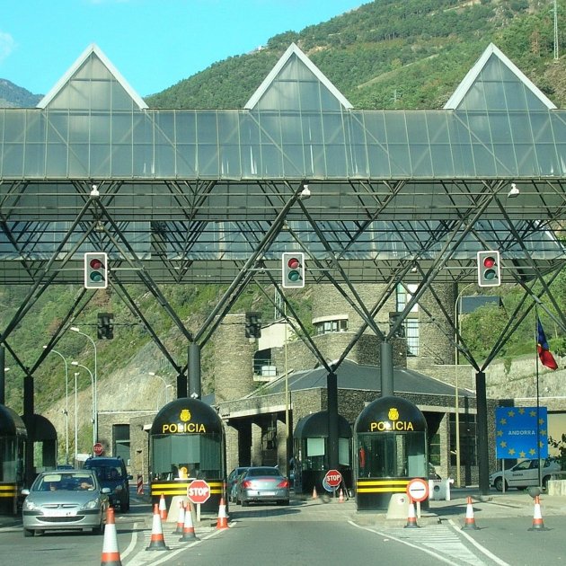 Frontera ANdorra - Wikimedia Commons