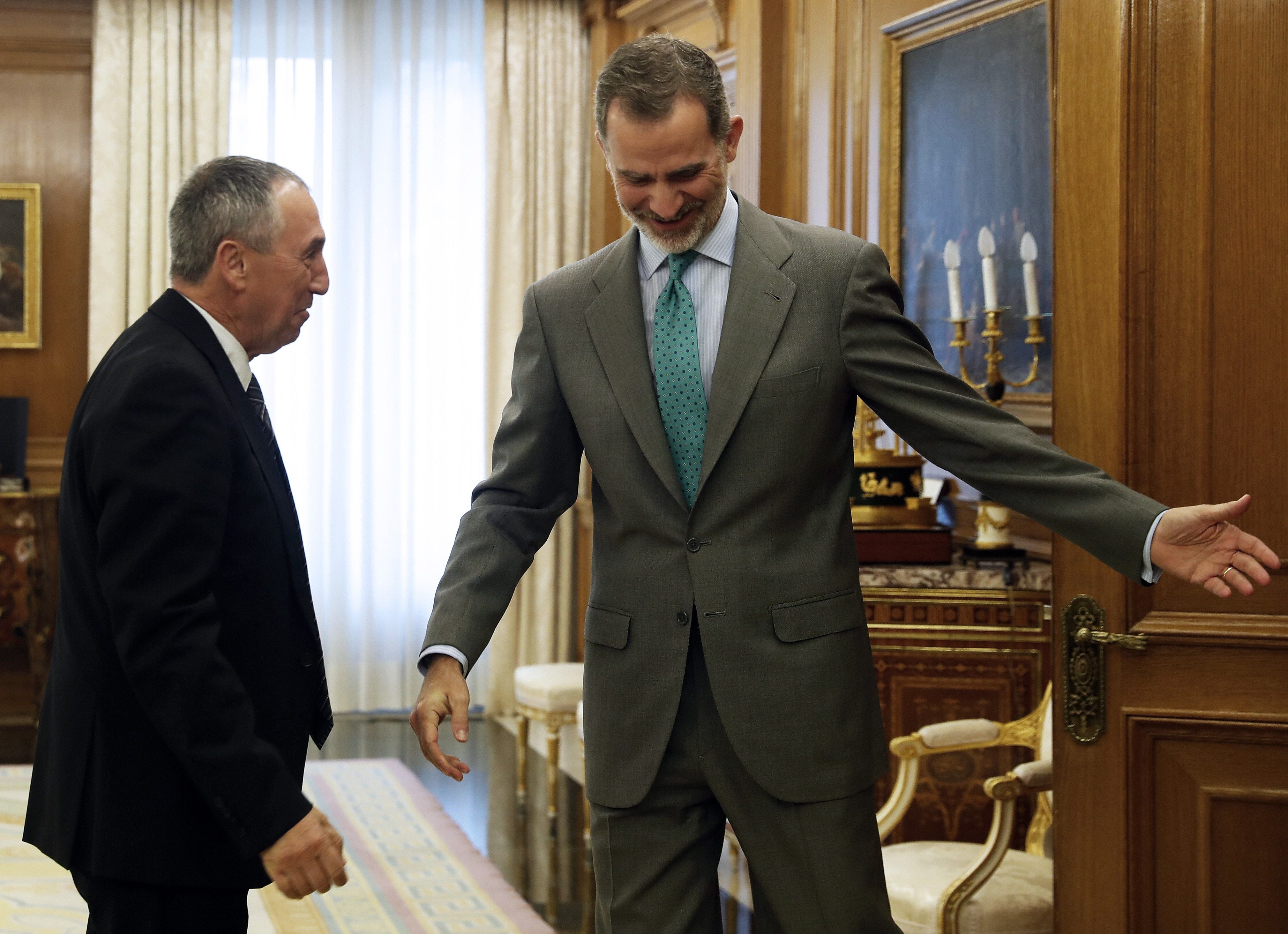 Felipe VI hopes "tensions will lower" in Catalonia