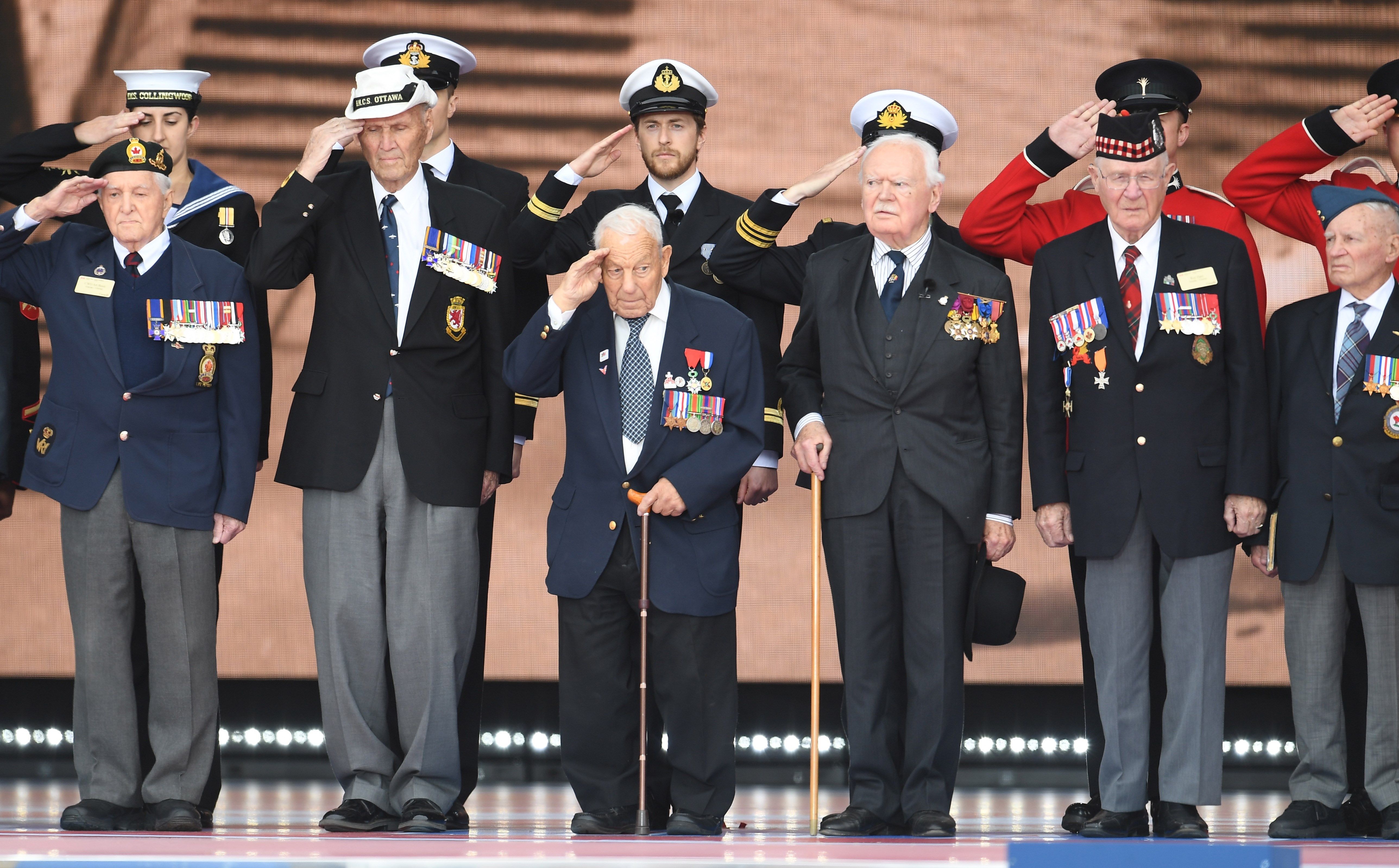 Los que no estaban en el homenaje a los veteranos de Normandía