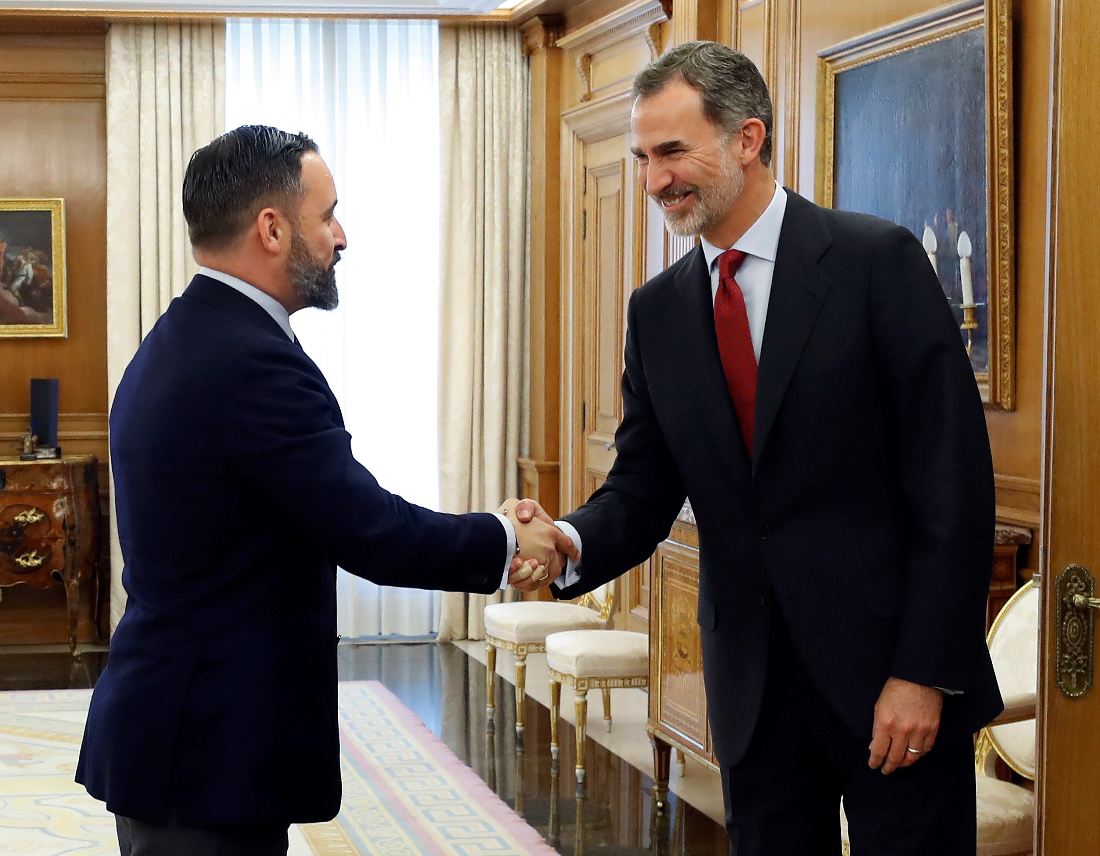 Abascal denuncia que Felipe VI "se vea forzado" a reunirse con Borràs