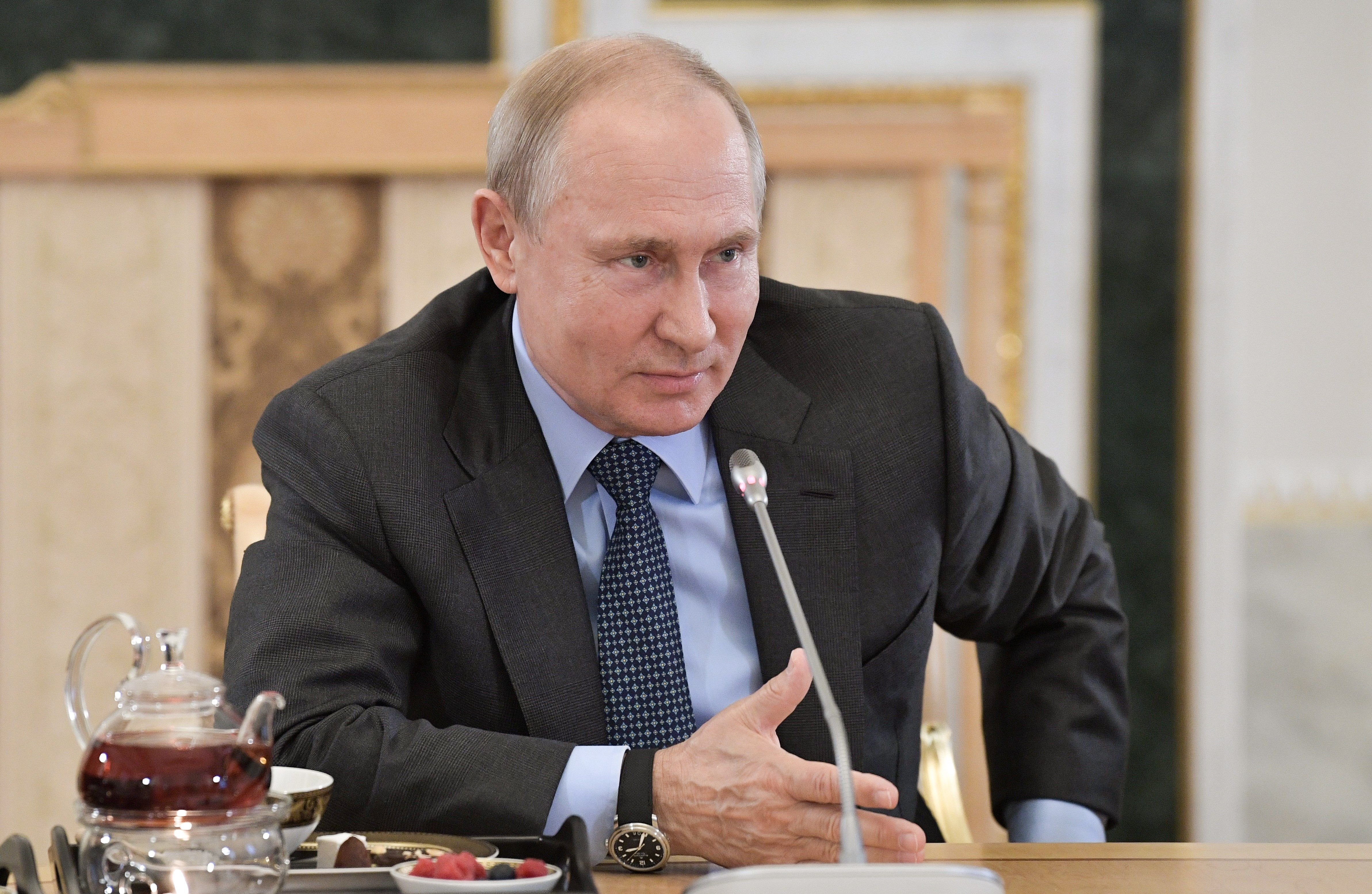 Putin denies supporting Catalan independence: "We don't want any European country to founder"