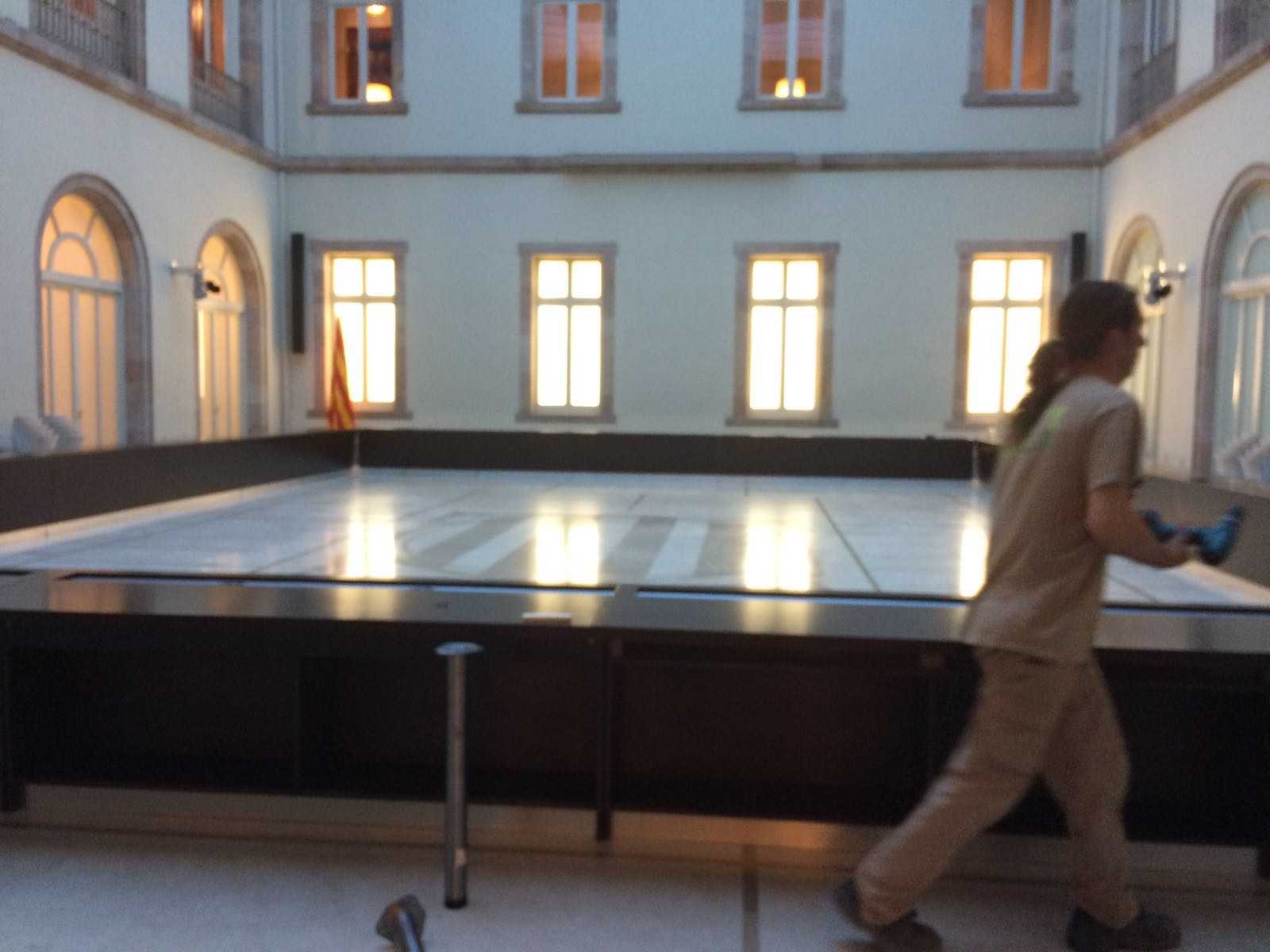 El Parlament prepara la cimera de demà