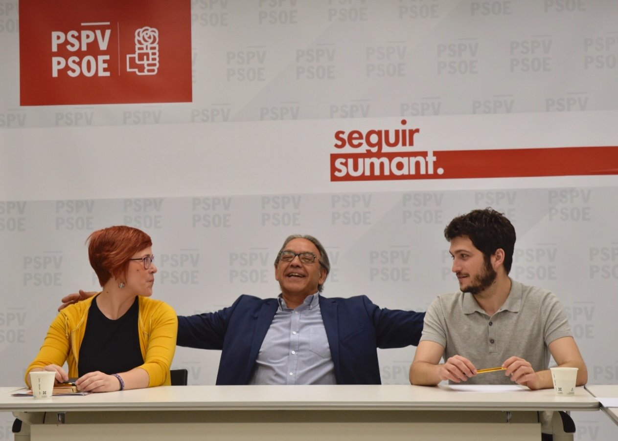 PSPV i Compromís arriben a un principi d'acord al govern valencià a l'espera de Podem