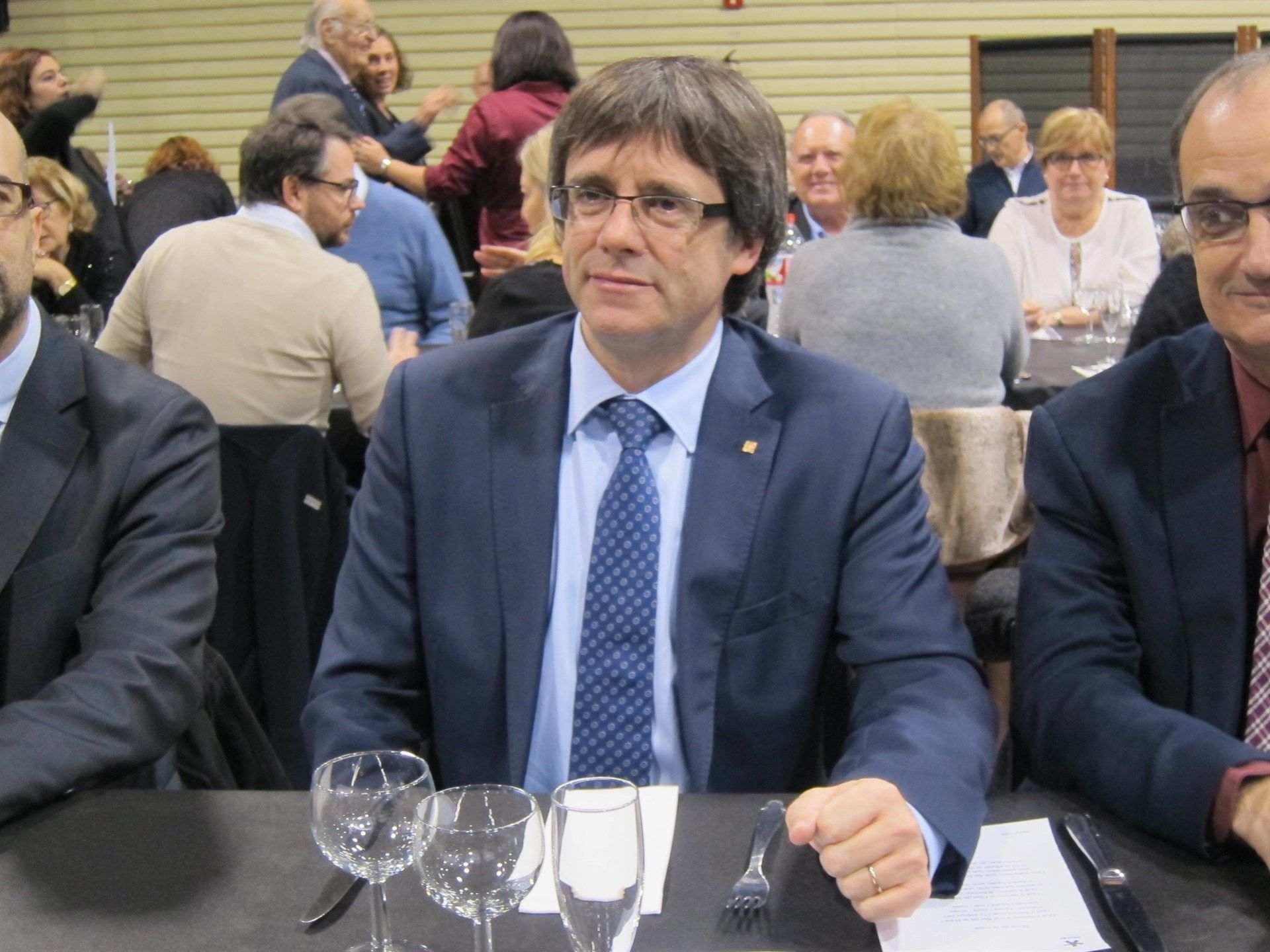 Puigdemont erige al PDeCAT como la fuerza decisiva capaz de "plantarse" ante la CUP