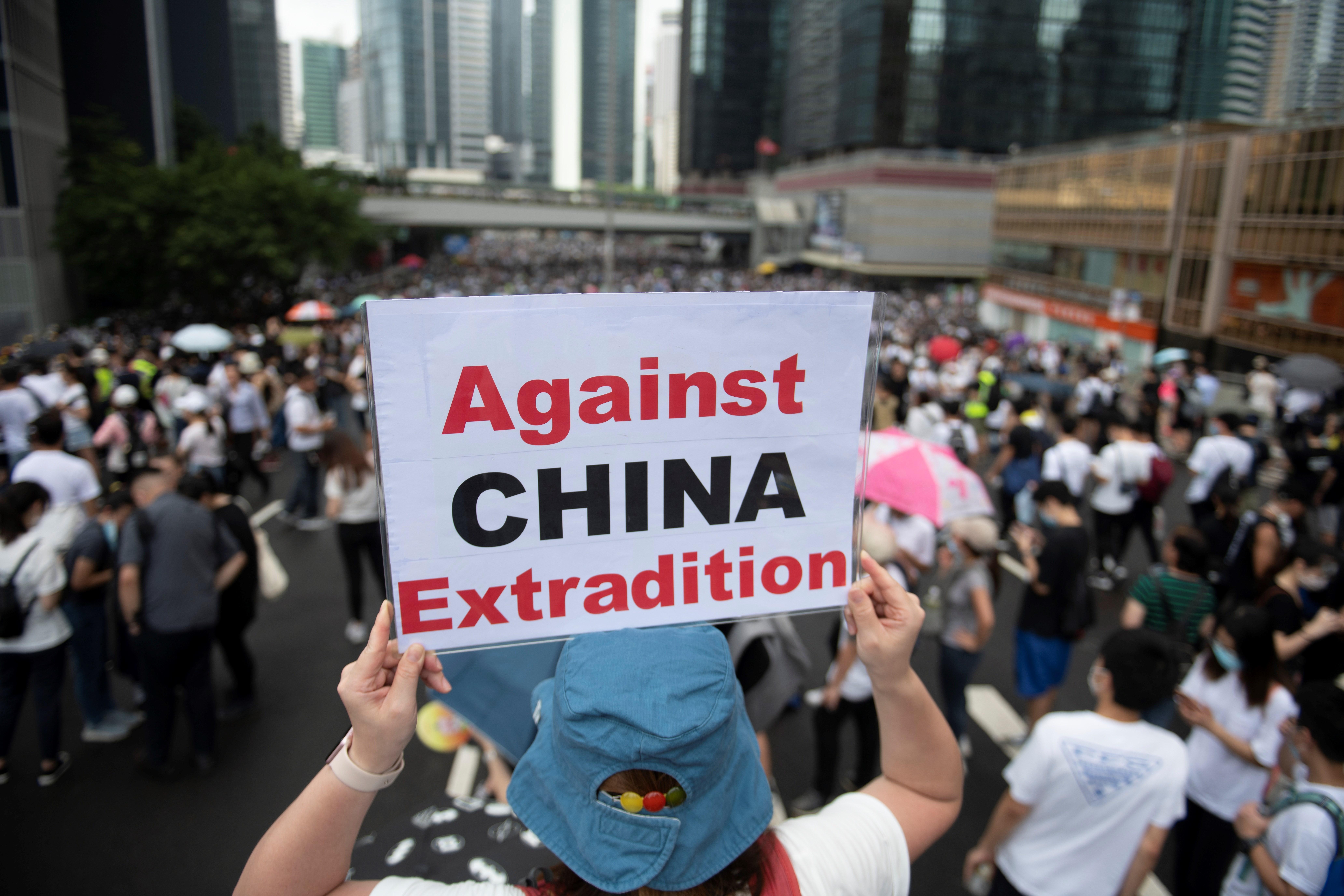 Las masivas protestas obligan a aplazar la ley de extradición en Hong Kong