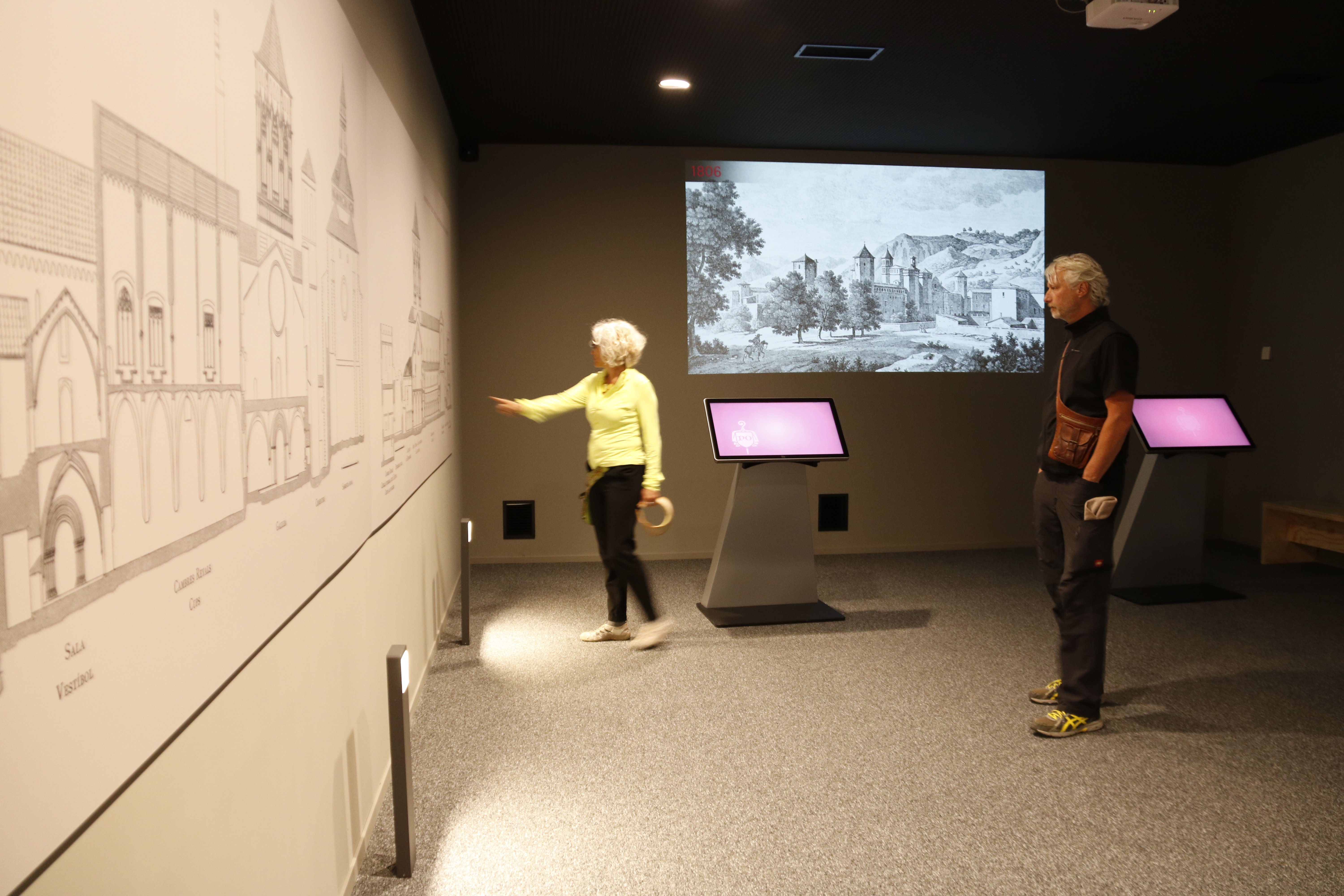 Poblet inaugura un nou centre de visitants i amplia el museu