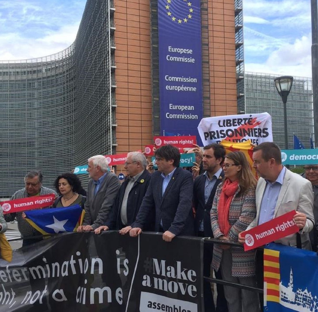 Puigdemont encapçala una concentració a Brussel·les en favor de l'anul·lació del judici