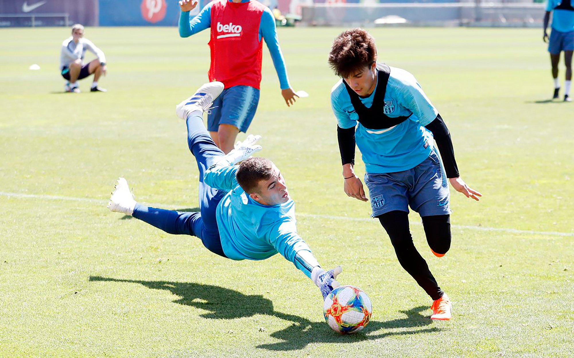 Sólo 3 jugadores del Barça B tienen opciones reales de jugar con el primer equipo el próximo curso