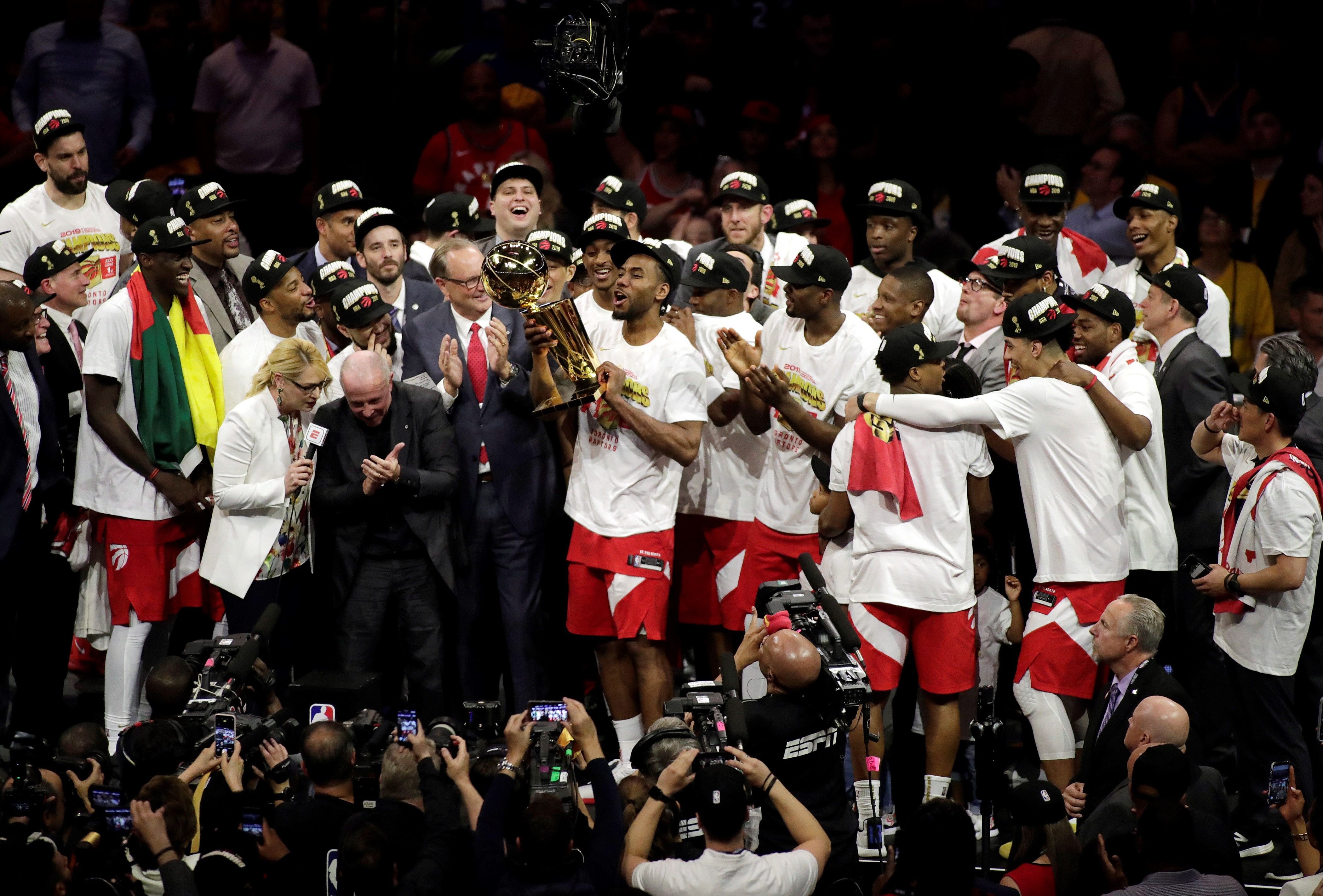 Els Toronto Raptors, campions de la NBA, també parlen català