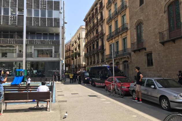 Mossos ajuntament Barcelona arribada Joaquim Forn - Carlota Camps Mossos ajuntament Barcelona arribada Joaquim Forn - Carlota Camps