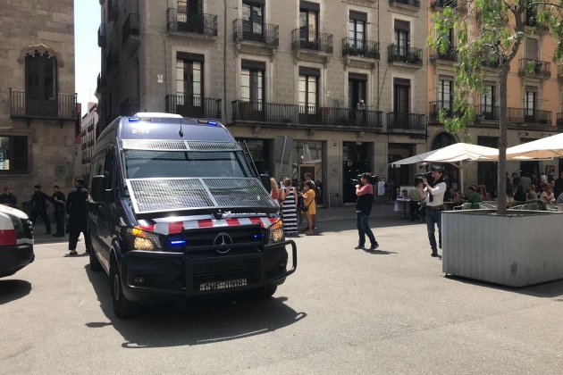 Mossos ajuntament Barcelona arribada Joaquim Forn - Carlota Camps Mossos ajuntament Barcelona arribada Joaquim Forn - Carlota Camps