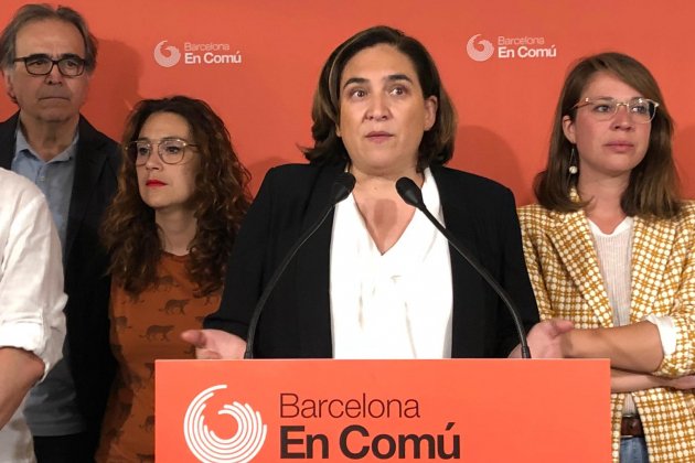 Roda de premsa comuns consulta interna pactes Barcelona Ada Colau - Marina Fernàndez Roda de premsa comuns consulta interna pactes Barcelona Ada Colau - Marina Fernàndez