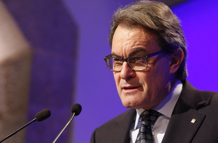 Mas pren les regnes de CDC i talla d'arrel el debat pel lideratge