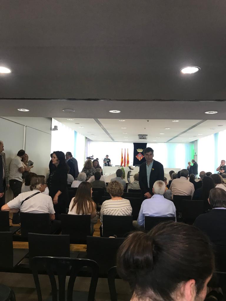 ERC desaloja JxCat del Ayuntamiento de Sant Cugat en un pleno con tensión y gritos