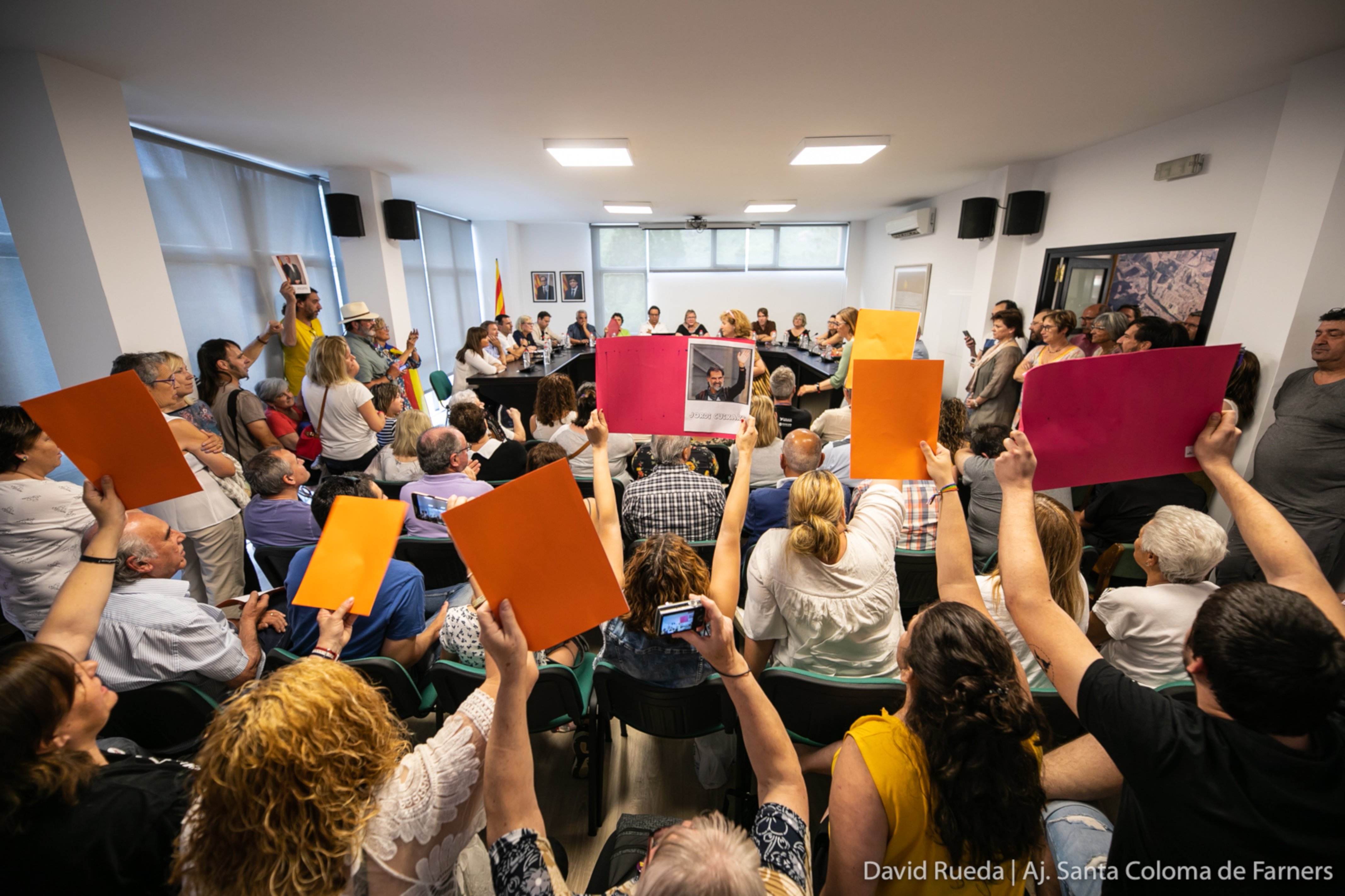 Ajornat el ple de Santa Coloma de Farners per tensions amb Torra com a protagonista