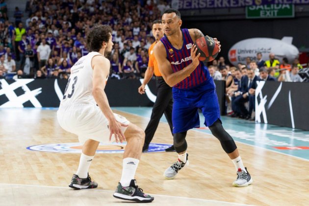 Hanga Llull Madrid Barça @fcbbasket