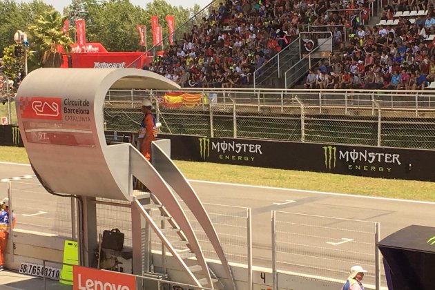 Montmeló Bandera Catalunya Espanya Senyera Bernat Aguilar