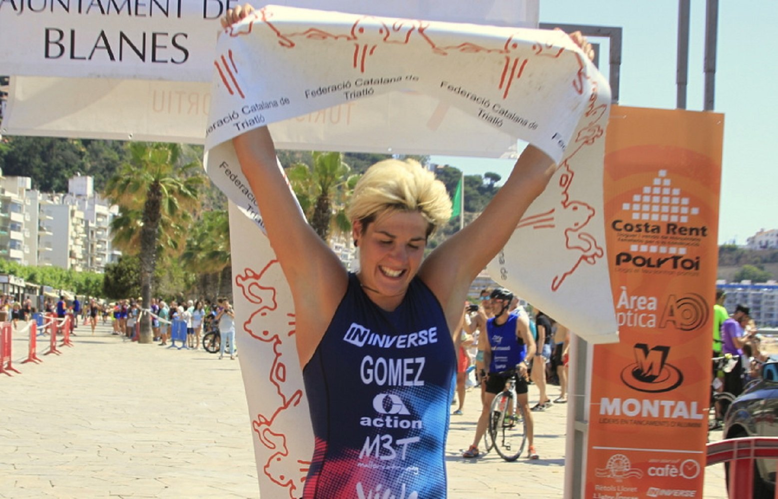 Jordi Garcia, del CN Badalona, i Laura Gómez, del CMG Ferrer Hotels, guanyen el Triatló de Blanes