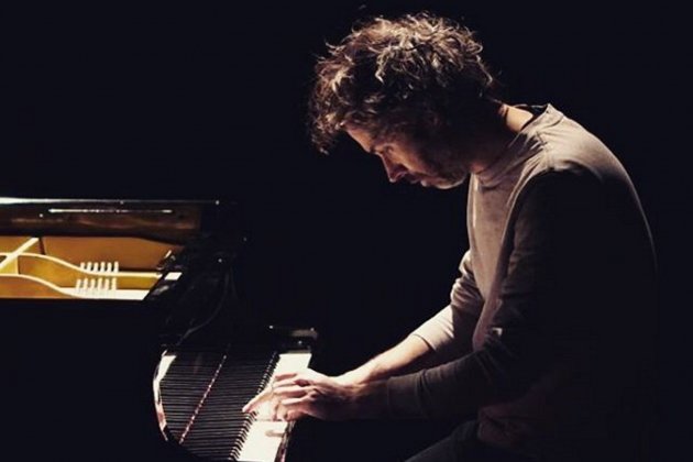 James Rhodes piano @jrhodespianist