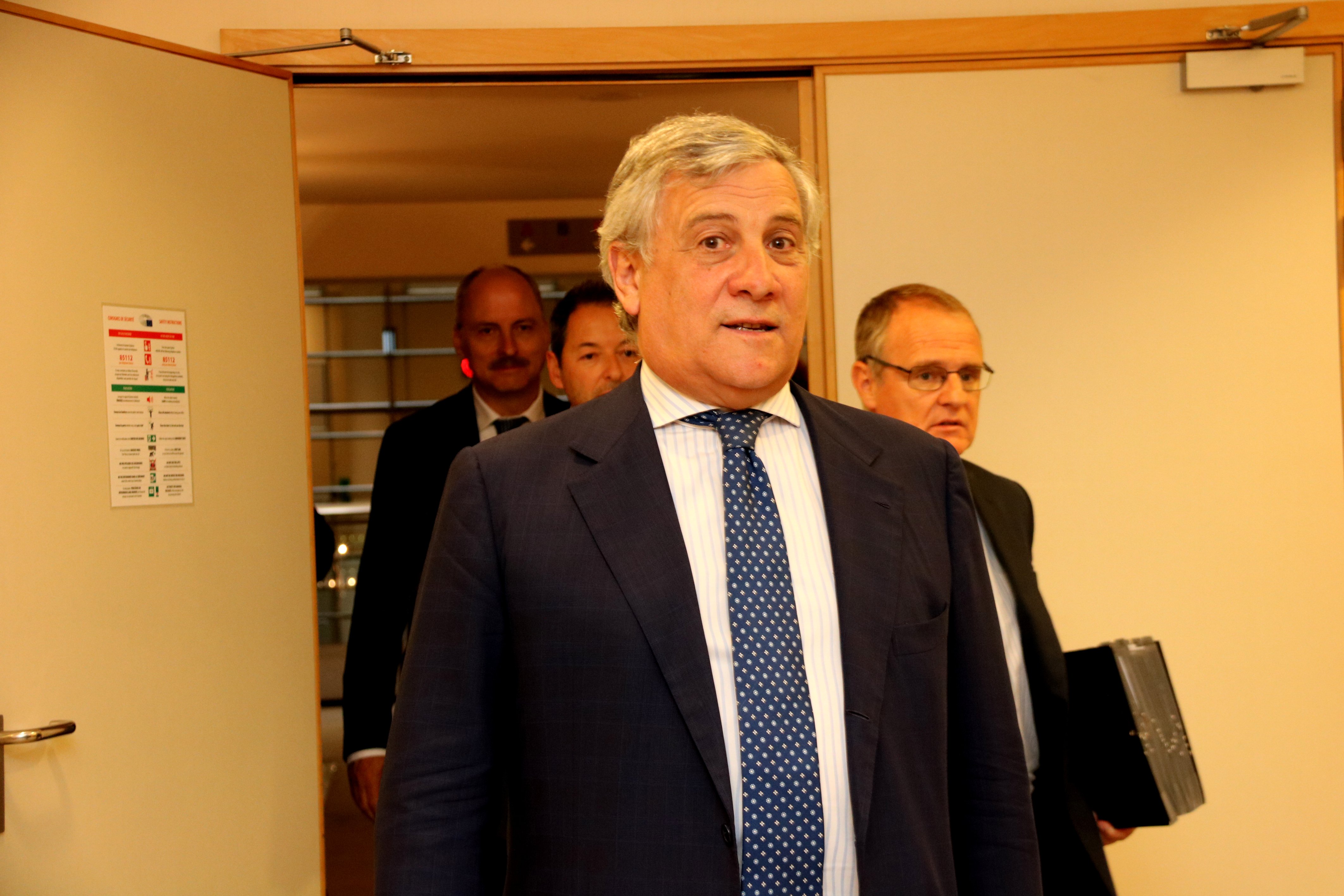 Tajani se quita las culpas del veto a Puigdemont y Comín en la Eurocámara