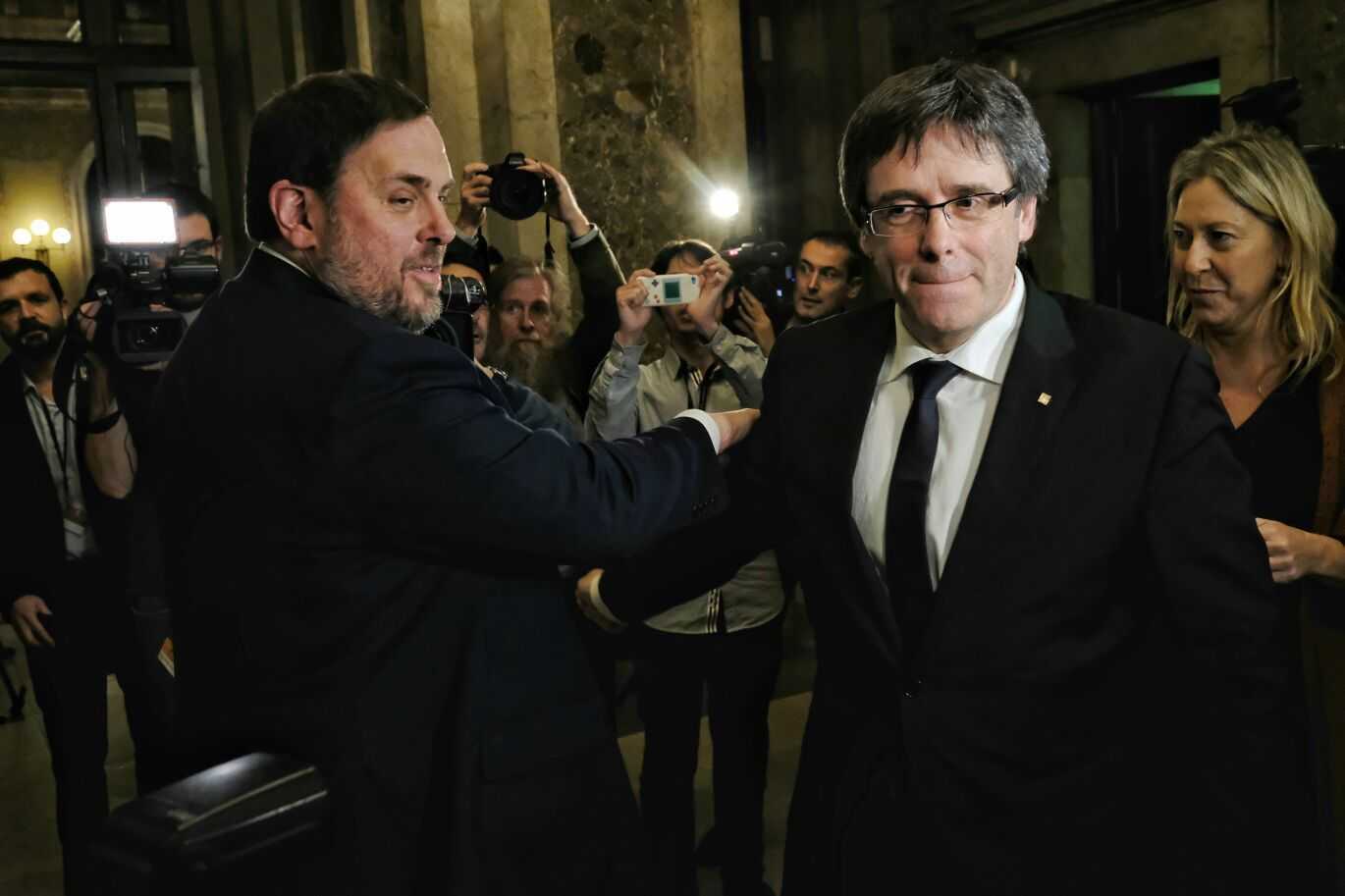 Los catalanes aprueban el primer año de gobierno de Junts pel Sí