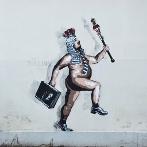 El rei va nu, graffiti a Tartu, Finlàndia (Ivo Kruusamägi) El rei va nu, graffiti a Tartu, Finlàndia (Ivo Kruusamägi)