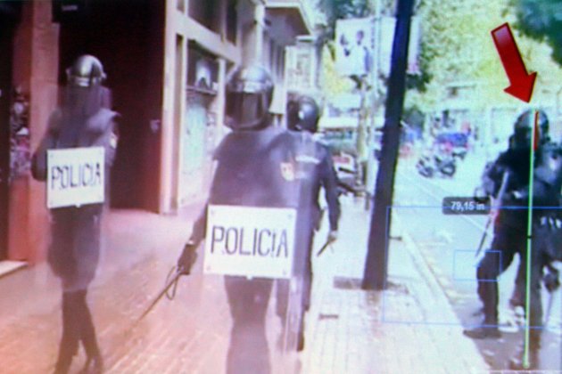 policia va disparar pilota de goma Roger Español ACN