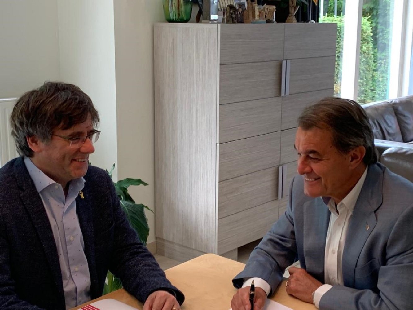 Puigdemont y Mas sellan el acuerdo para consolidar JxCat con una "estructura operativa y eficaz"