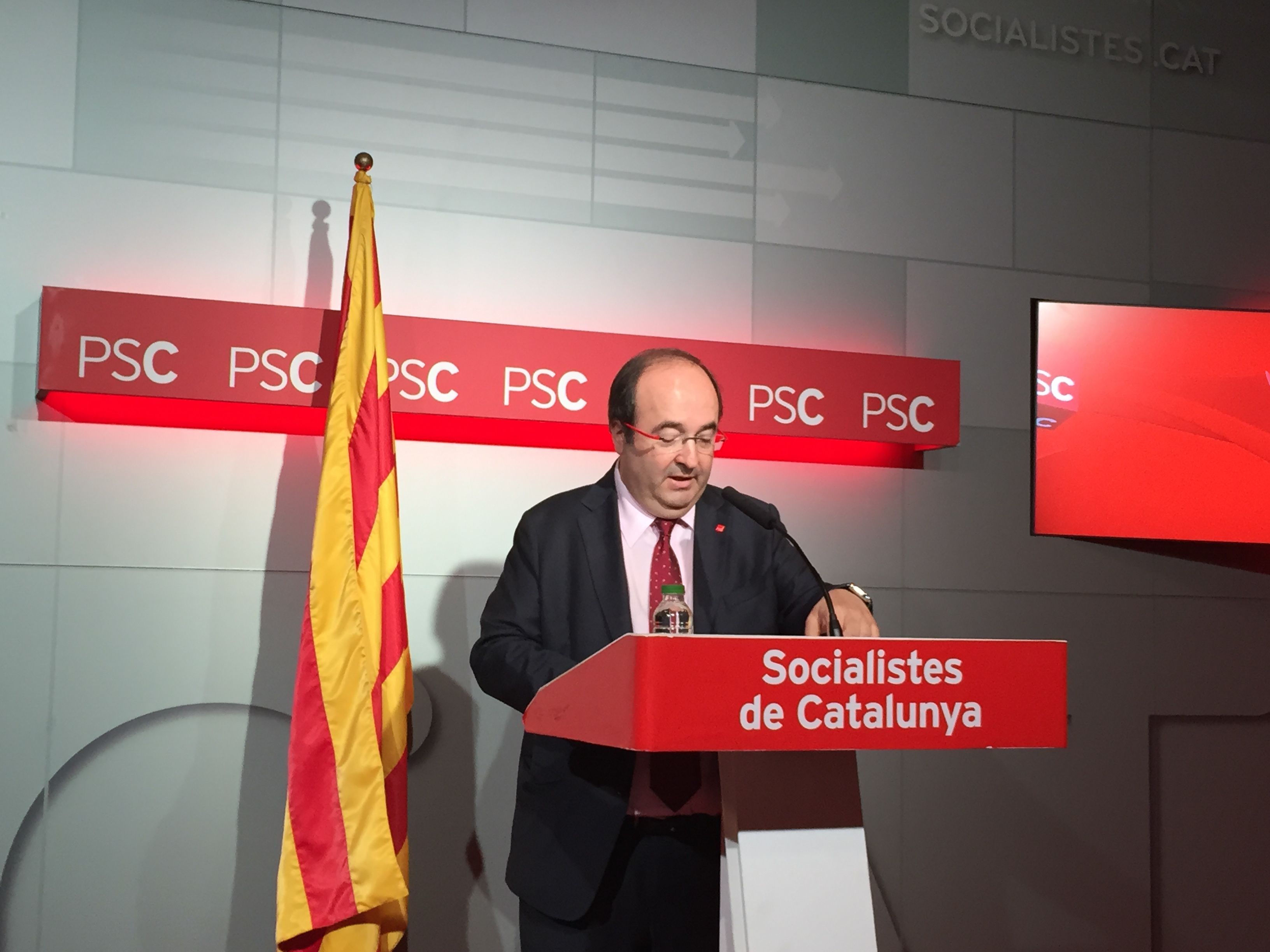 Iceta agraeix, però rebutja, les vies de referèndum d'En Comú