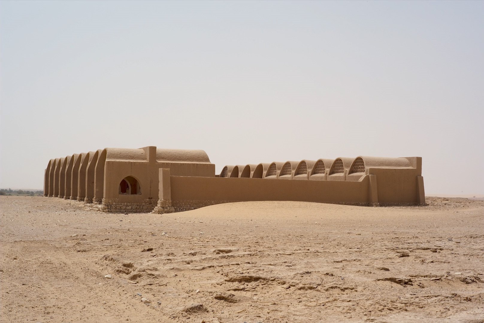 Hannah Collins fotografia els somnis trencats de l'arquitecte Hassan Fathy