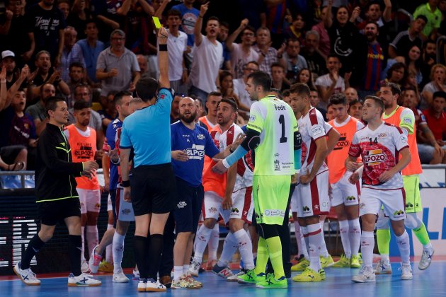 El Pozo arbitre final LNFS Barca